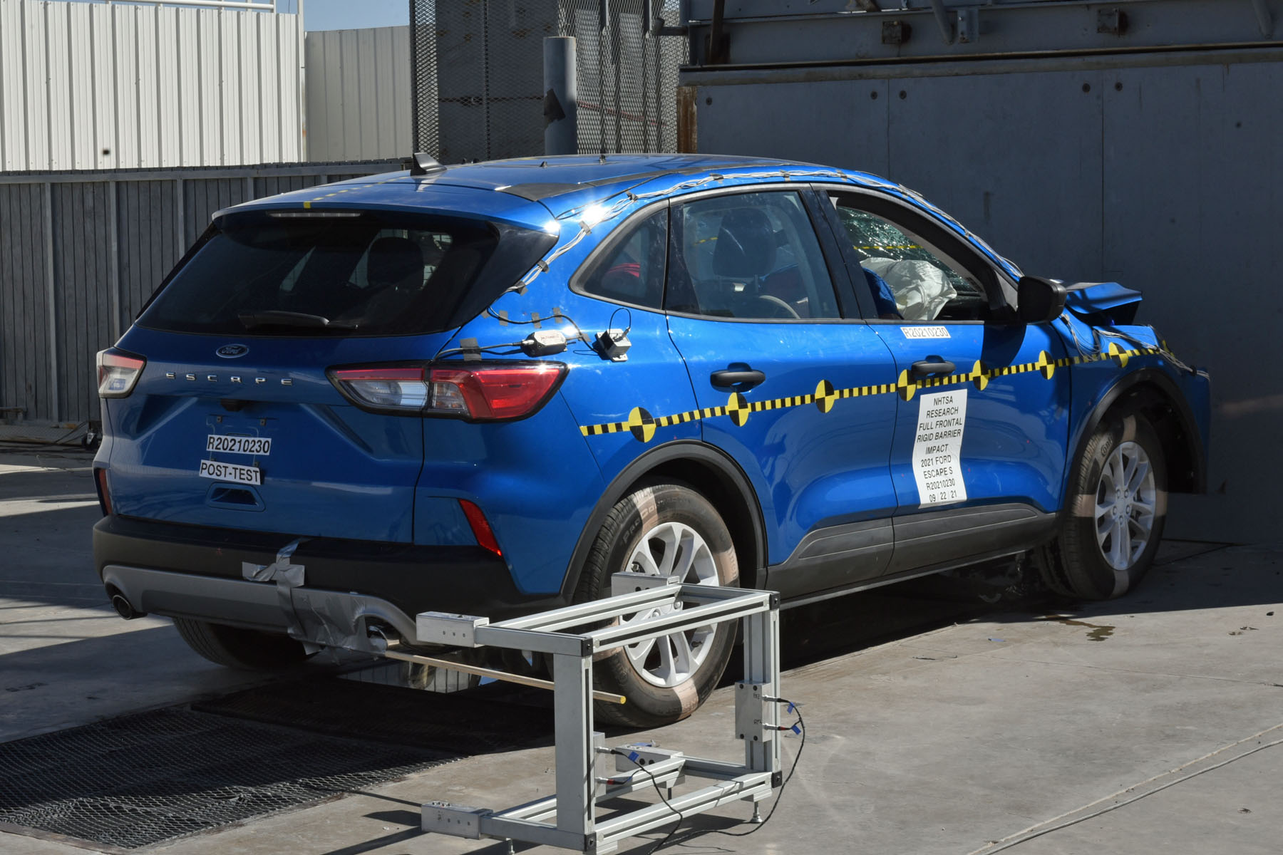 2021 FORD ESCAPE crash image 16