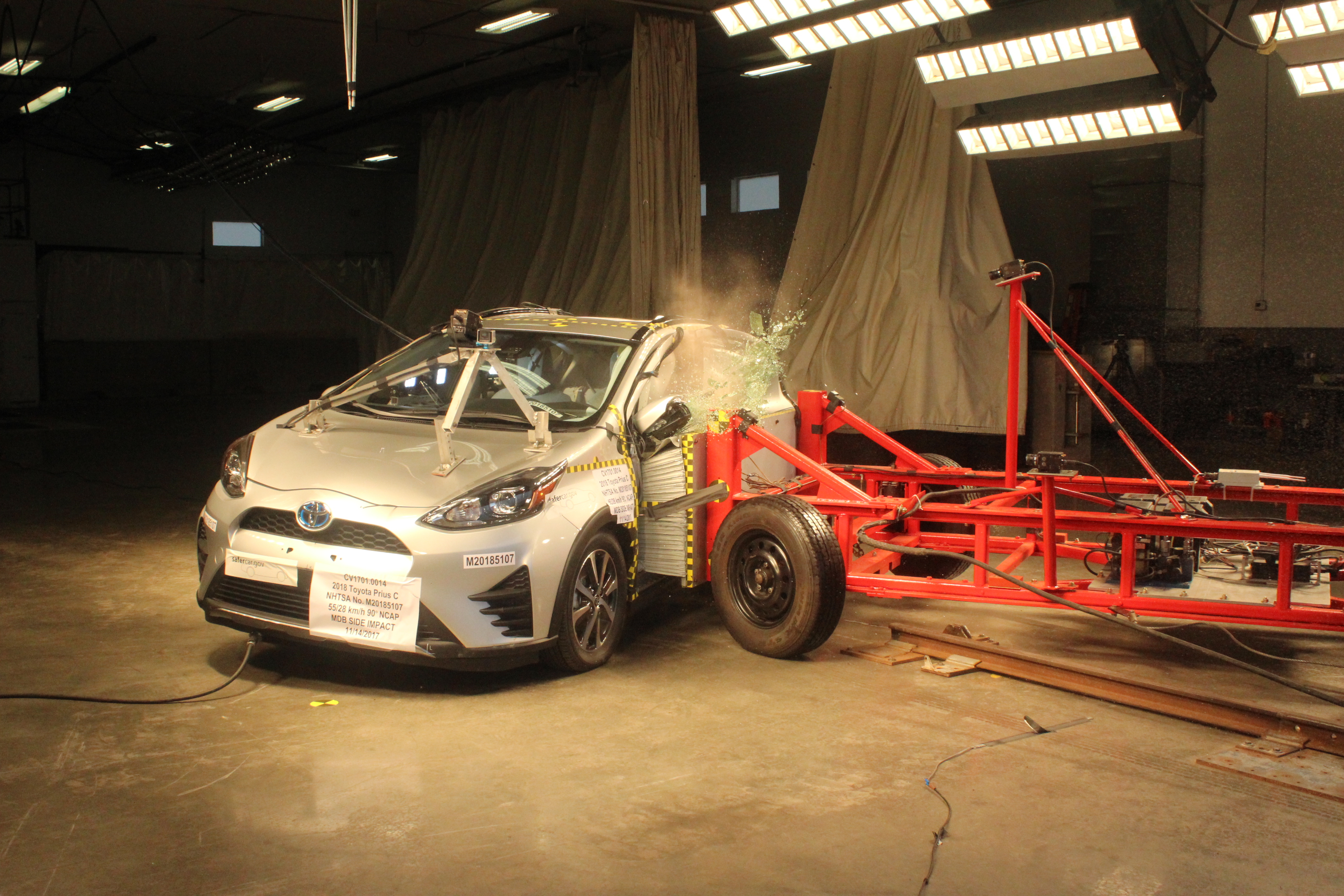 2018 TOYOTA PRIUS C crash image