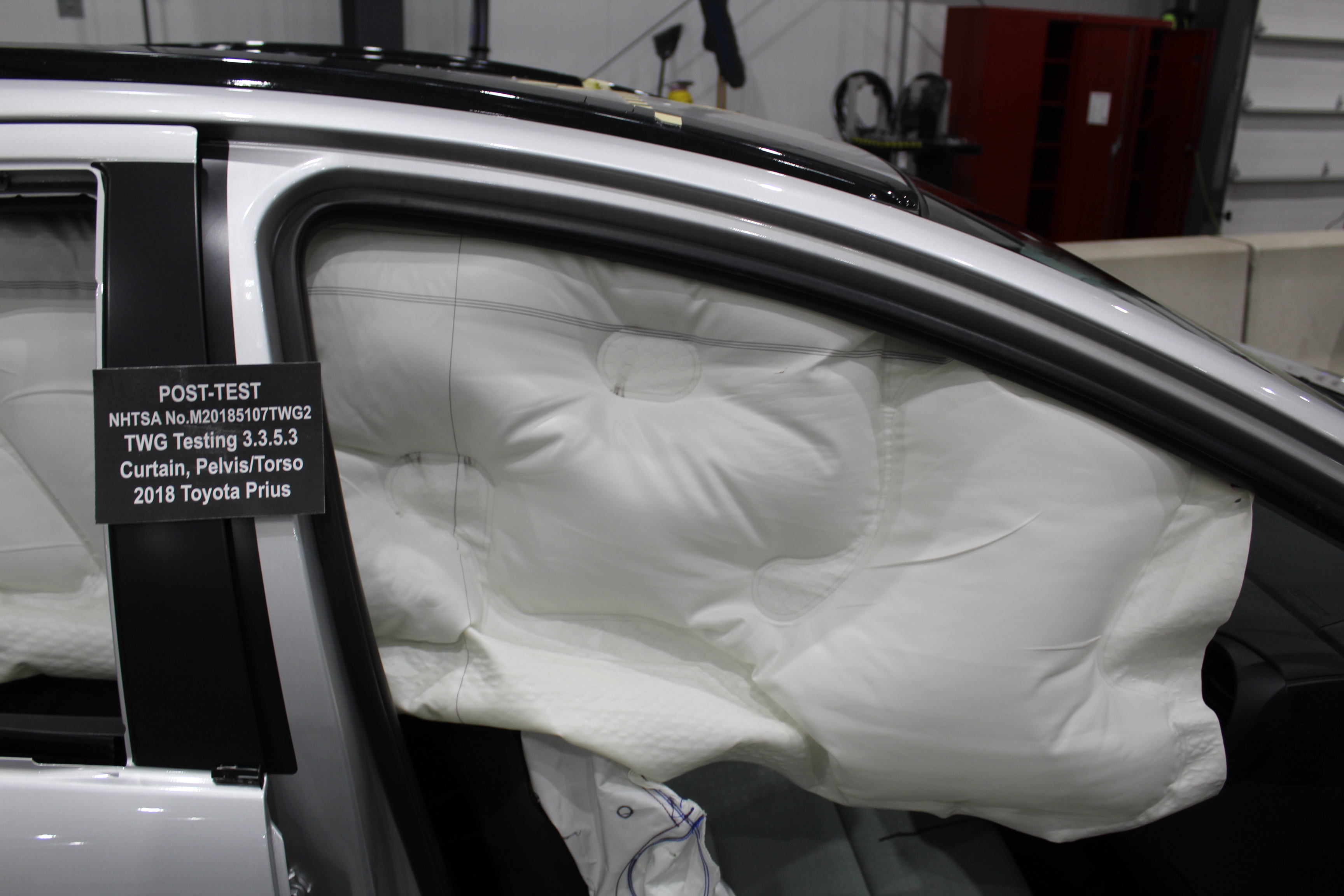 2018 TOYOTA PRIUS C crash image 2