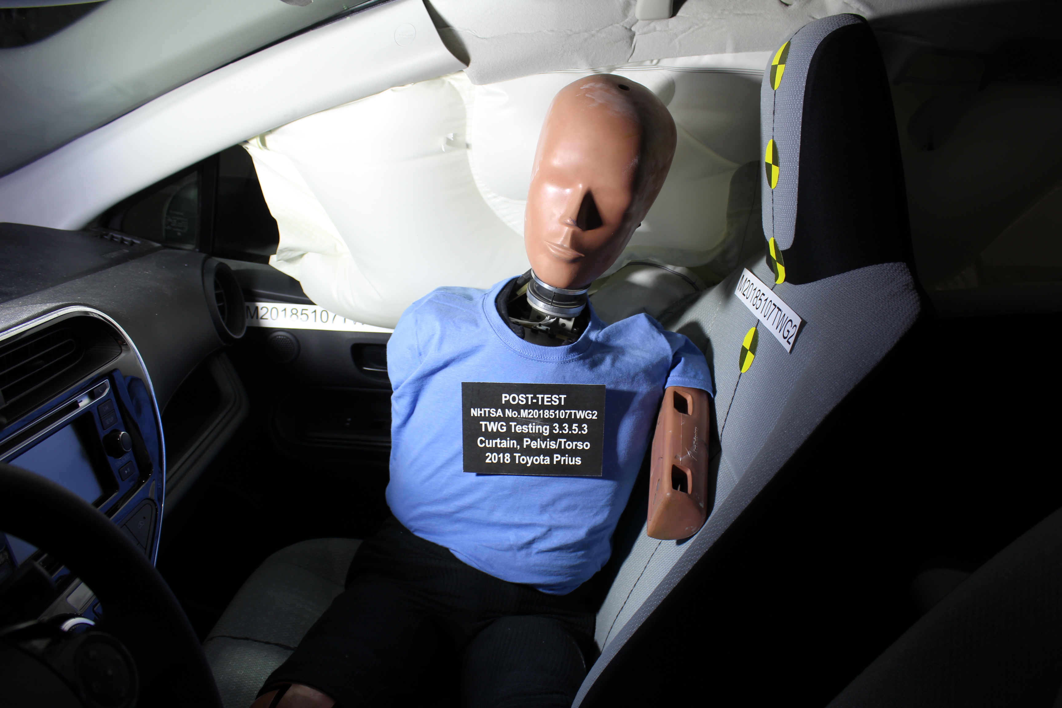 2018 TOYOTA PRIUS C crash image 5