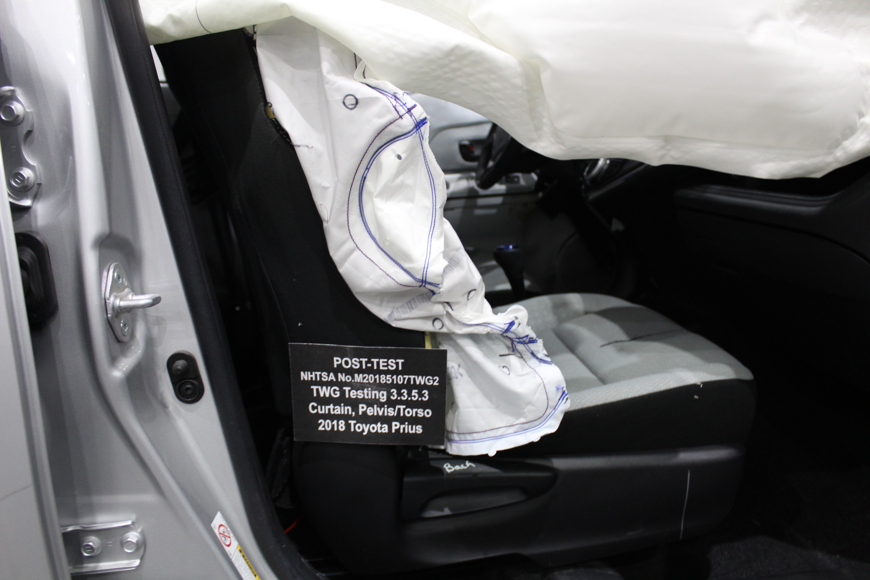 2018 TOYOTA PRIUS C crash image 8