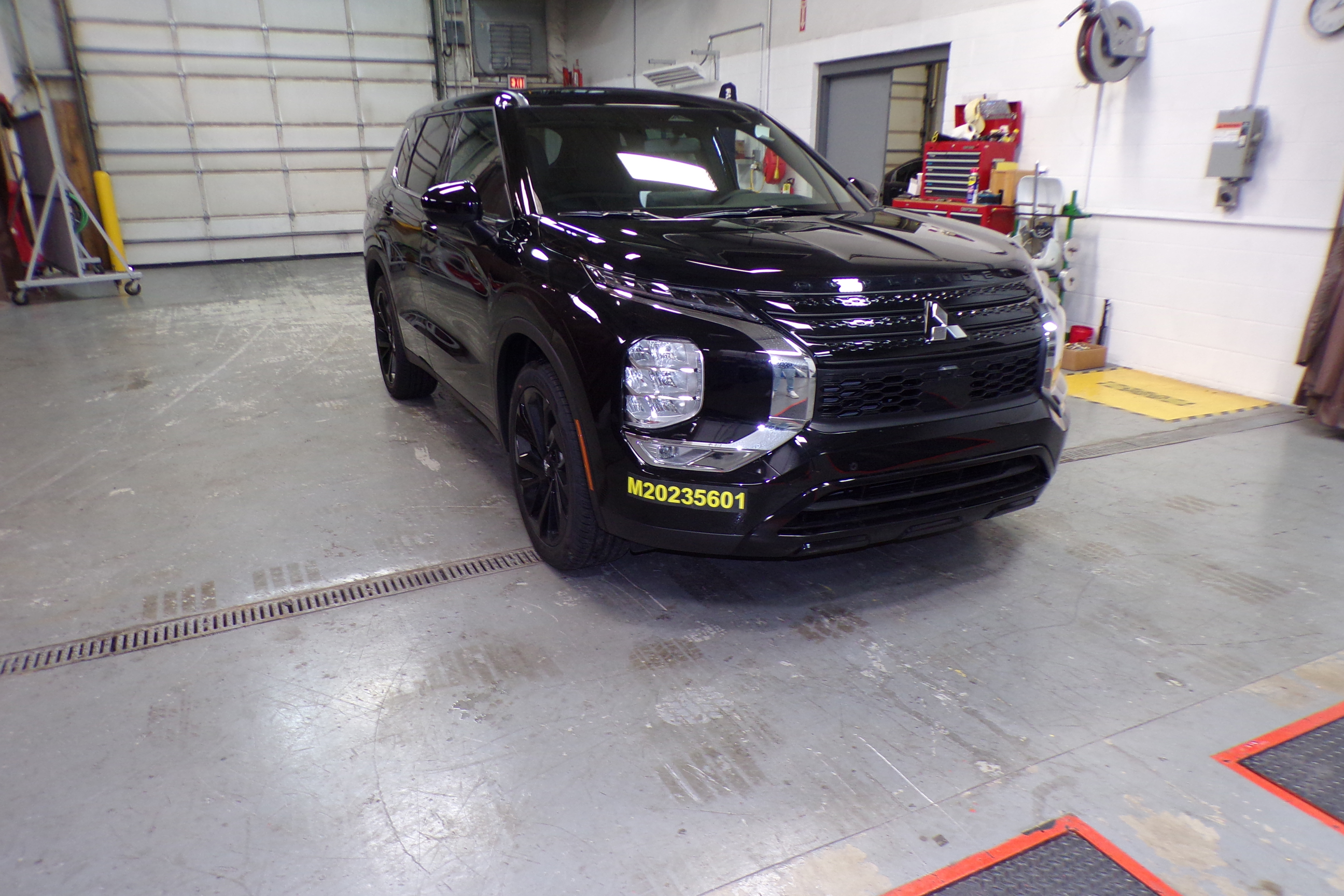 2023 MITSUBISHI OUTLANDER crash image