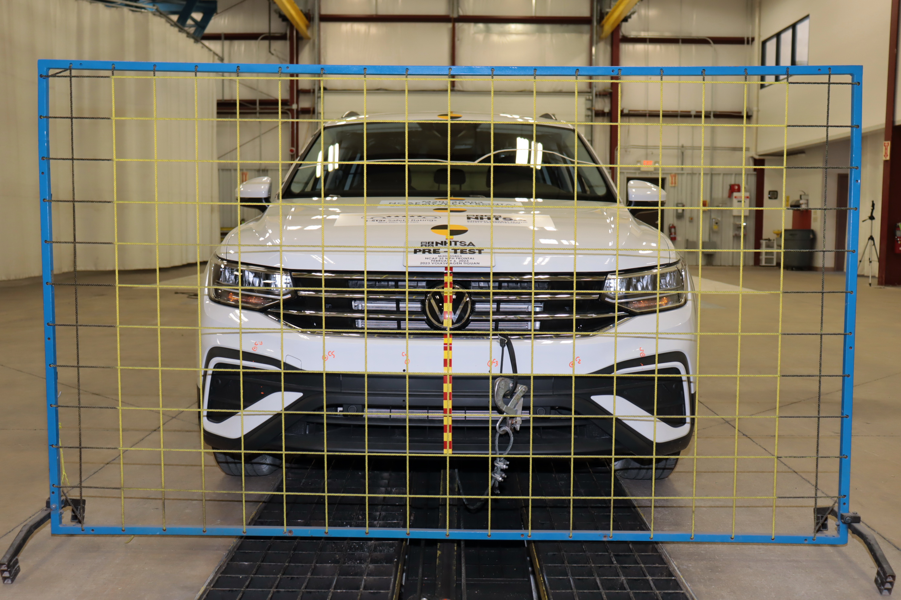 2023 VOLKSWAGEN TIGUAN crash image