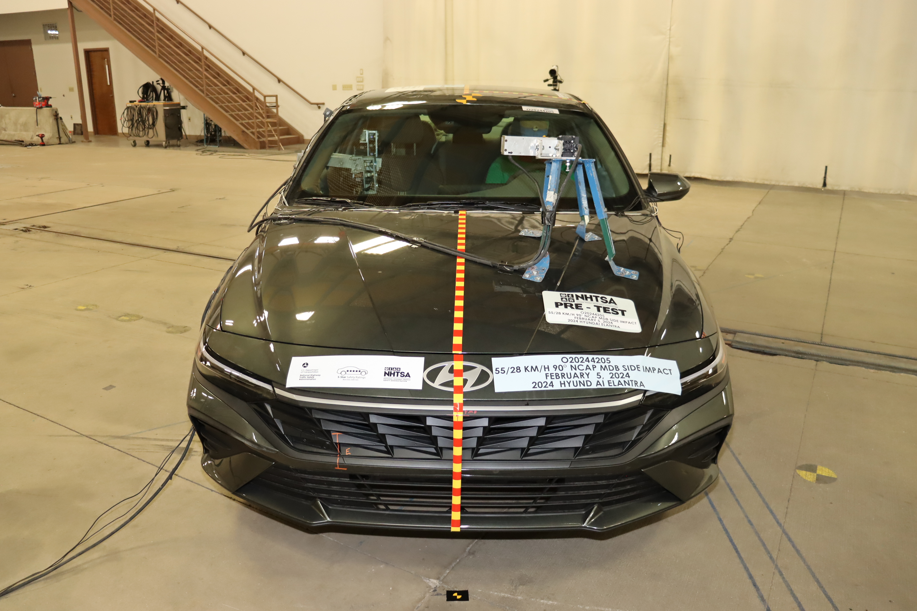 2024 HYUNDAI ELANTRA crash image