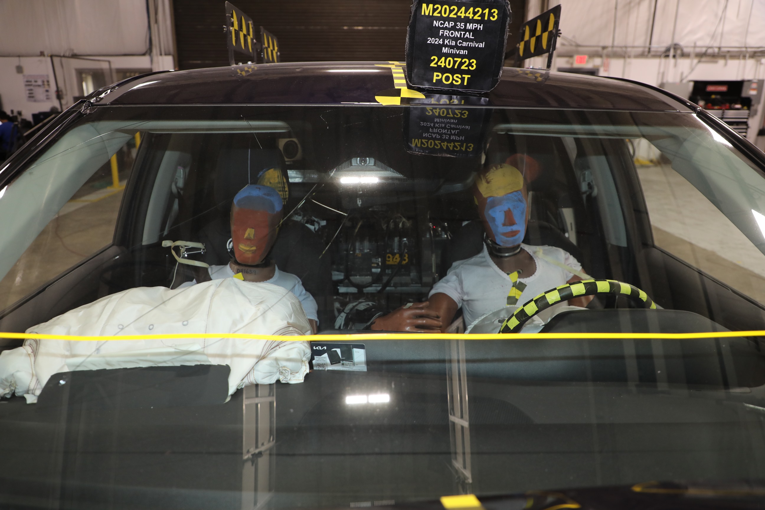 2024 KIA CARNIVAL crash image 19