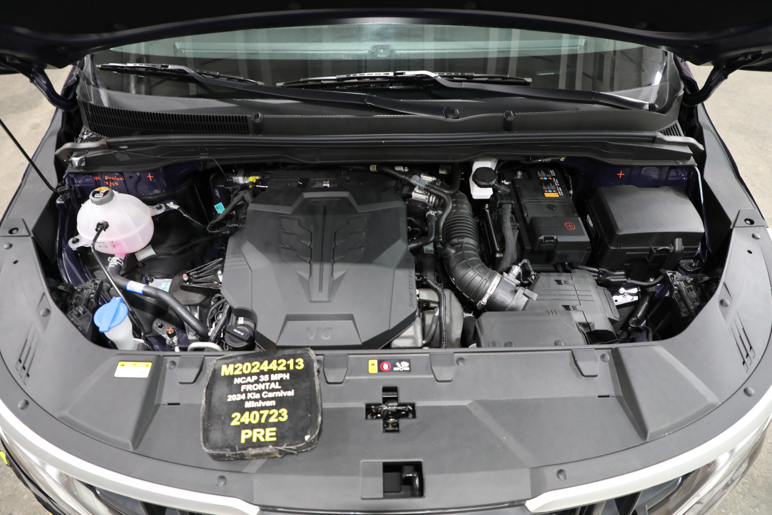 2024 KIA CARNIVAL crash image 20