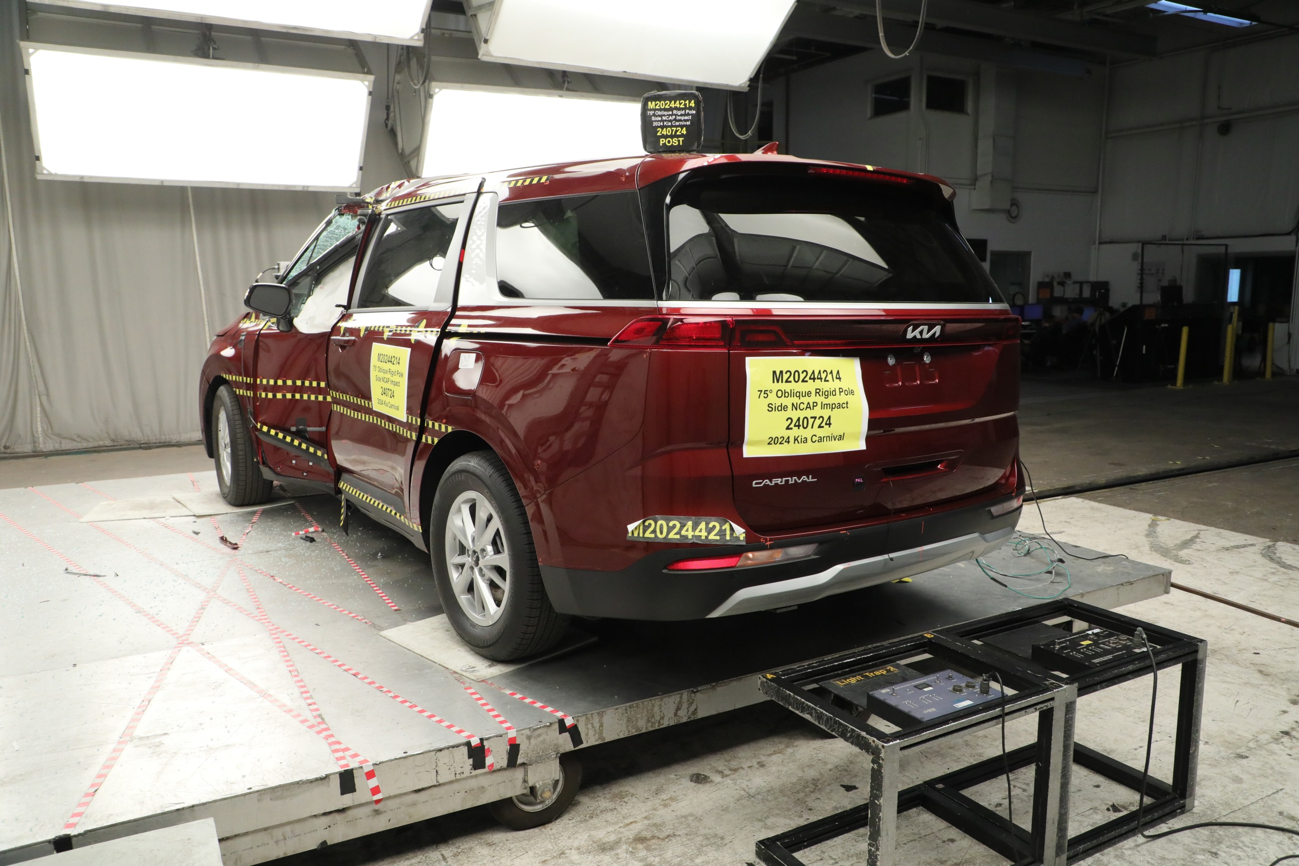 2024 KIA CARNIVAL crash image 10