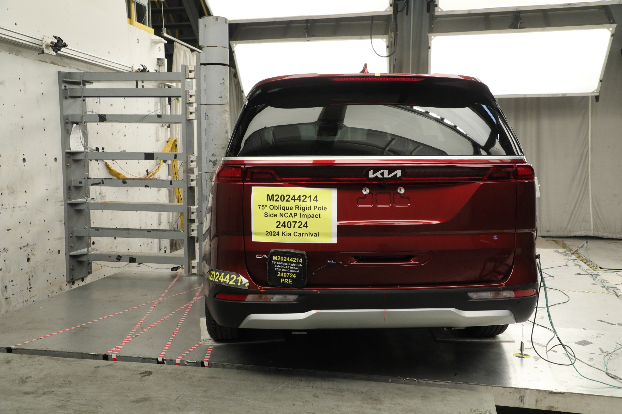 2024 KIA CARNIVAL crash image 11