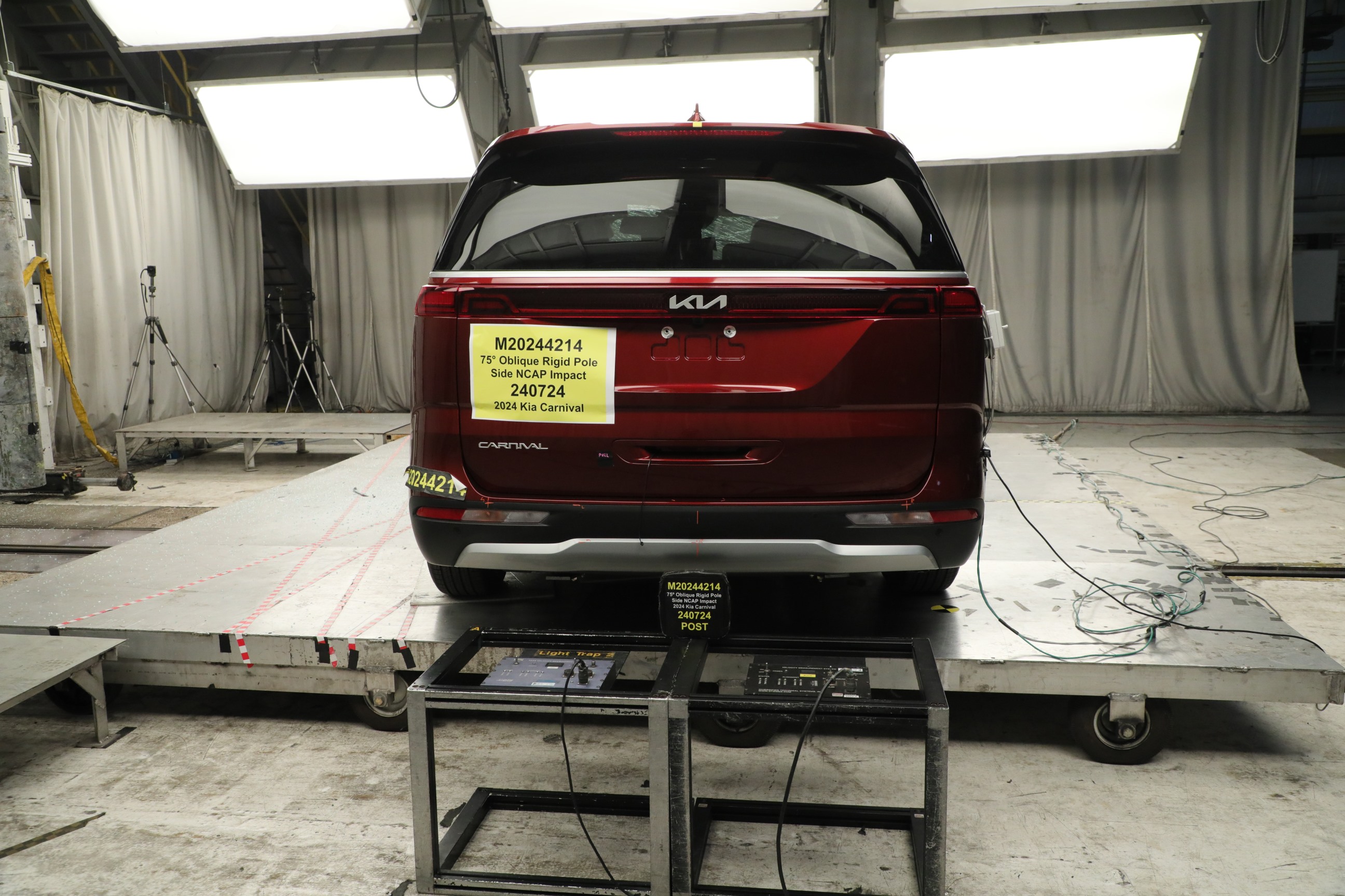 2024 KIA CARNIVAL crash image 12