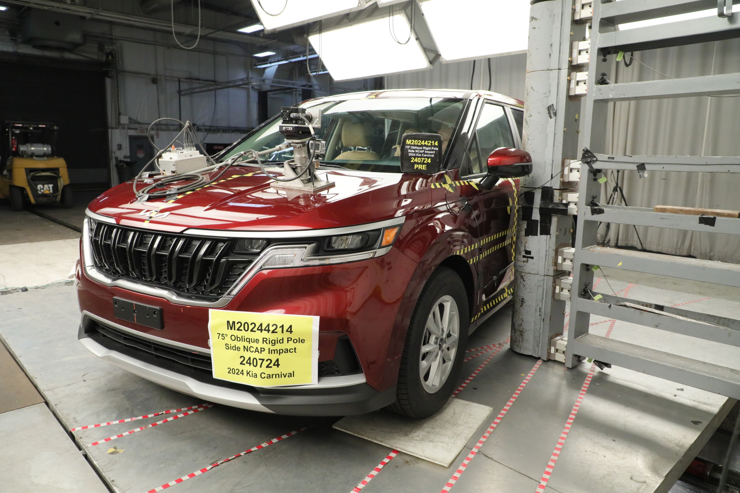 2024 KIA CARNIVAL crash image 17