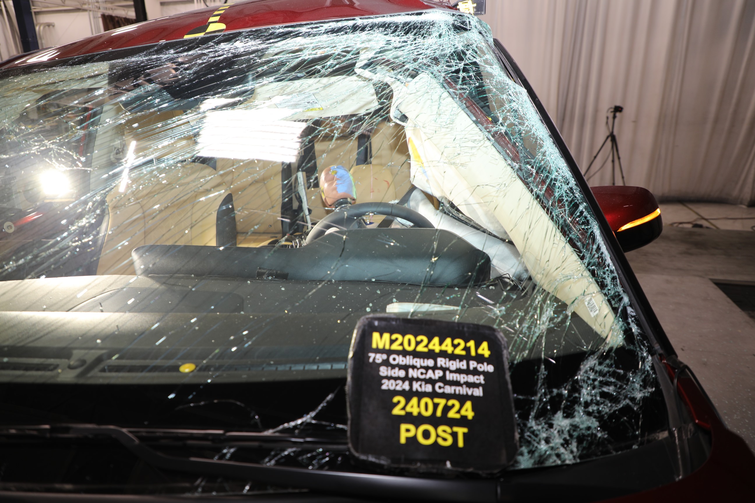 2024 KIA CARNIVAL crash image 22