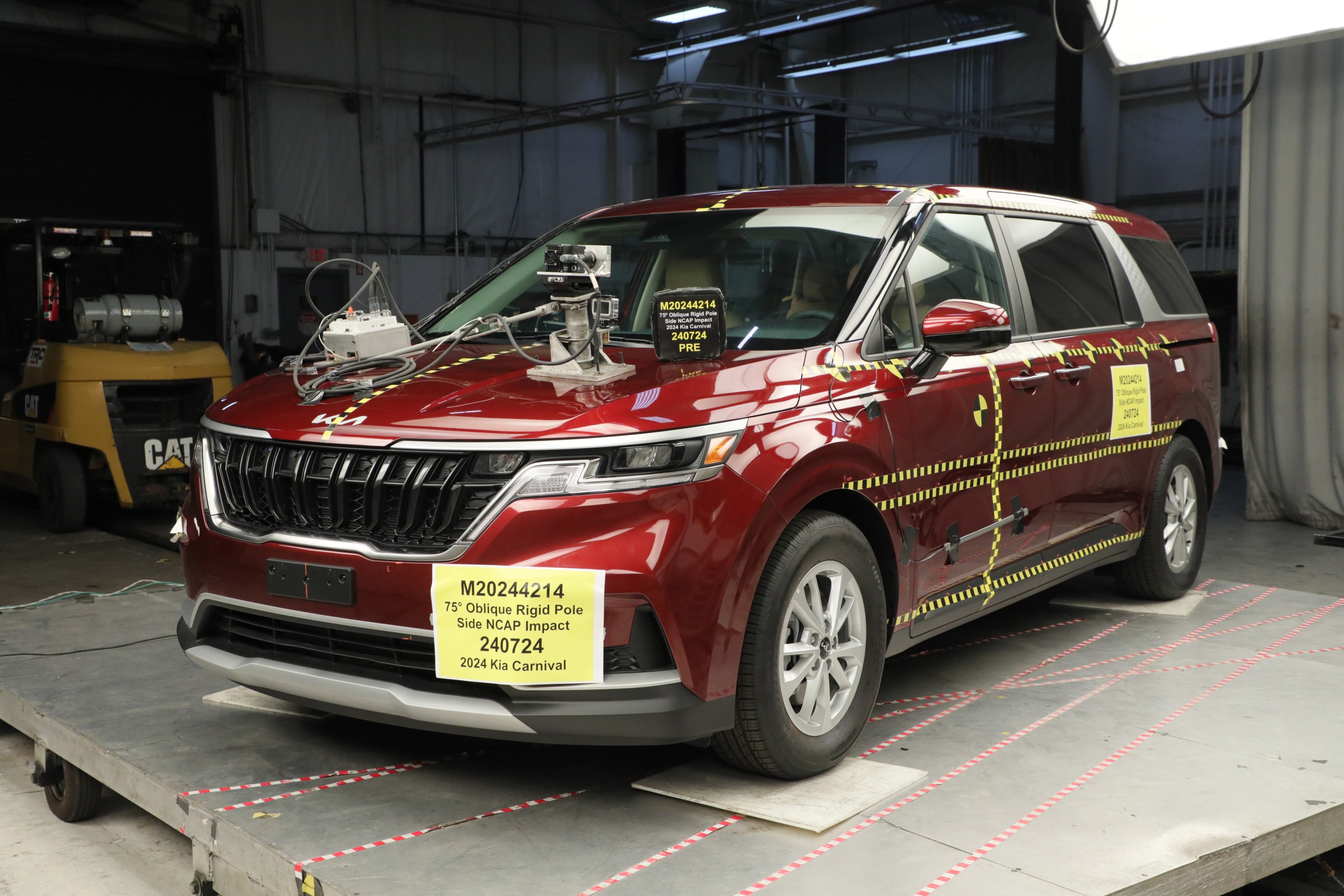 2024 KIA CARNIVAL crash image 5