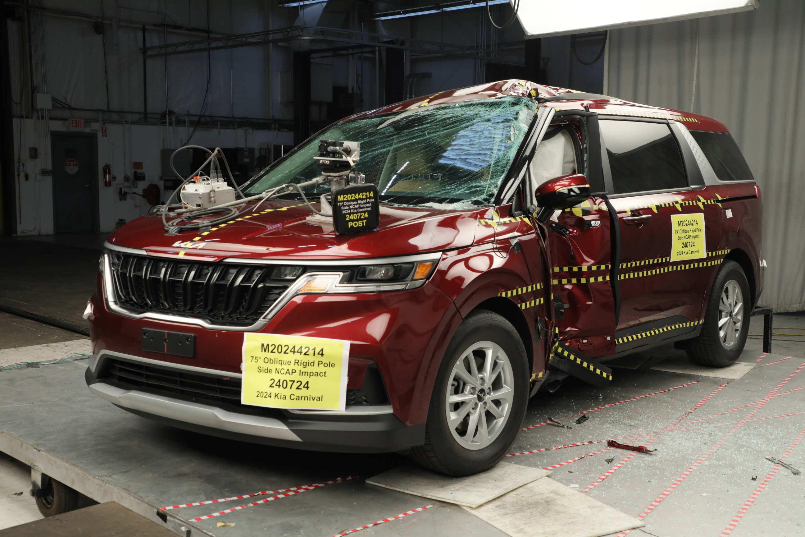 2024 KIA CARNIVAL crash image 6
