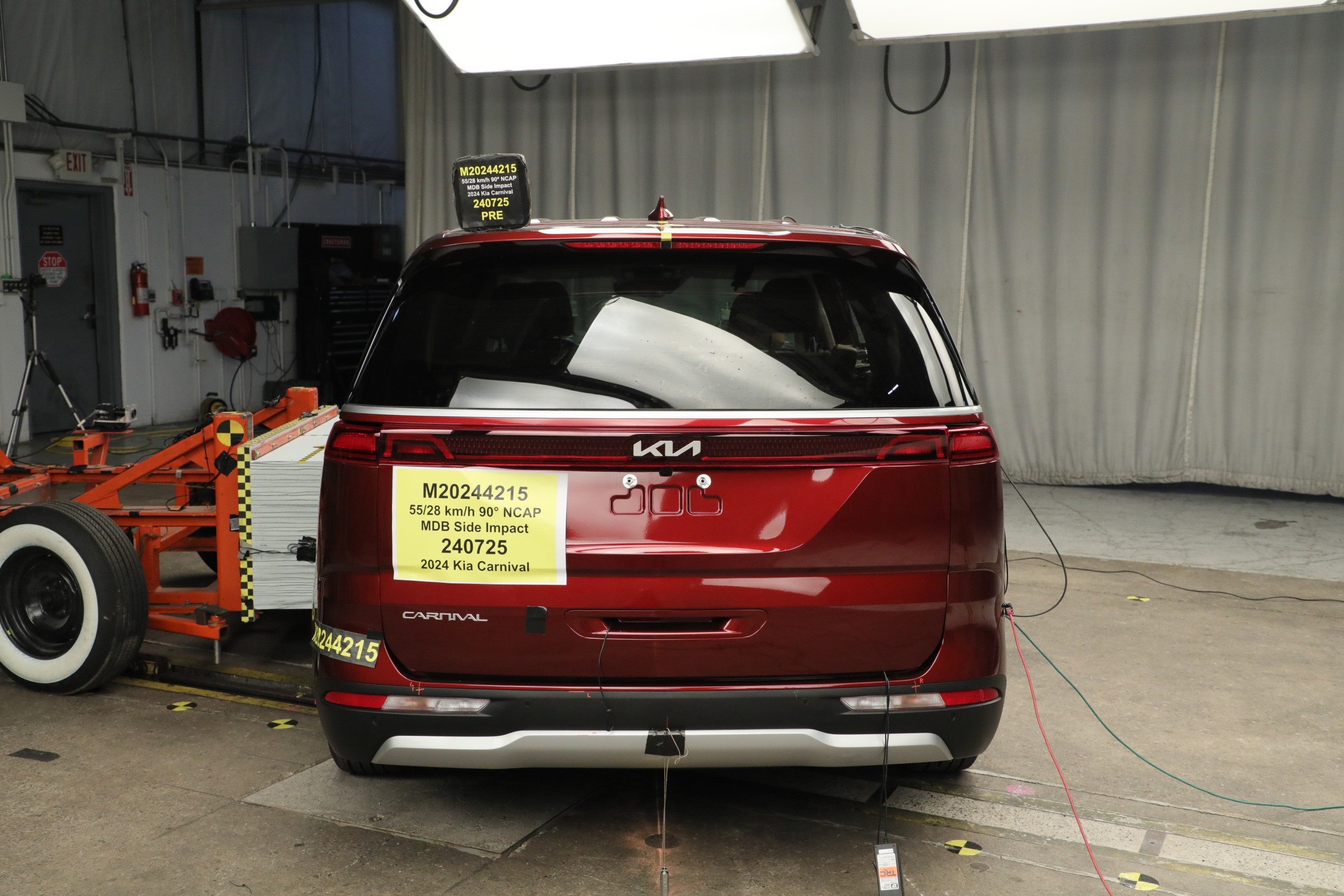2024 KIA CARNIVAL crash image 11