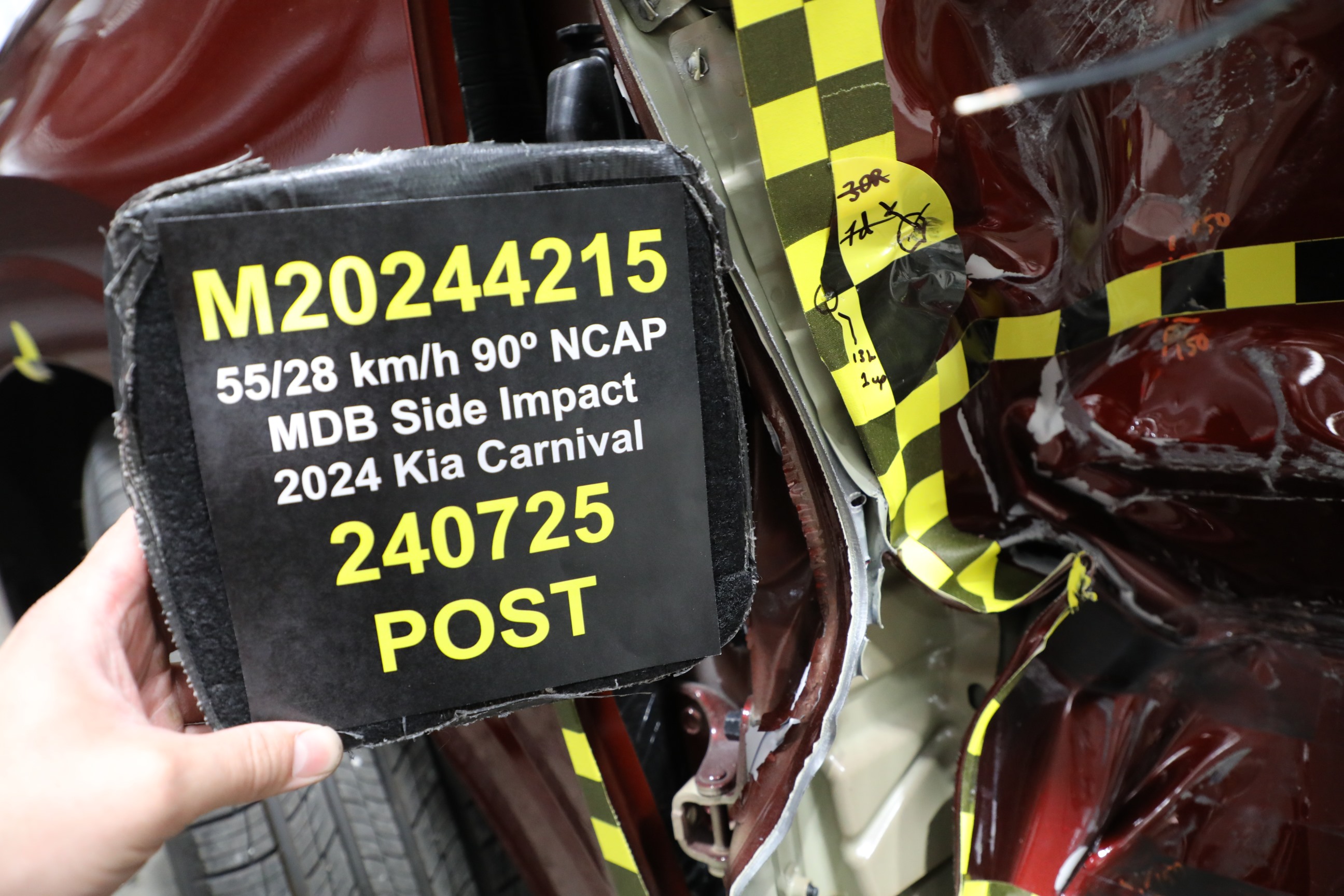 2024 KIA CARNIVAL crash image 20