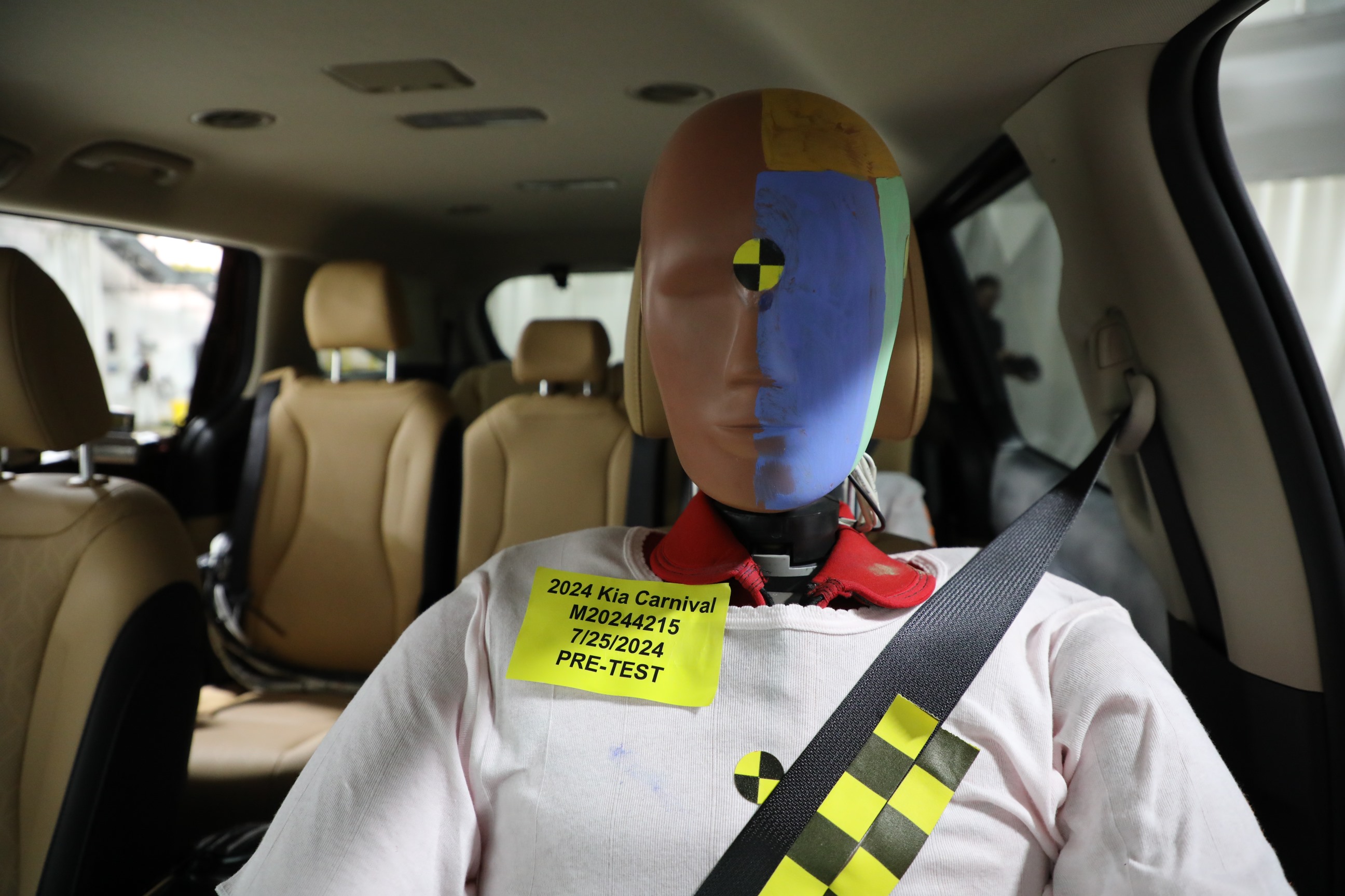 2024 KIA CARNIVAL crash image 25