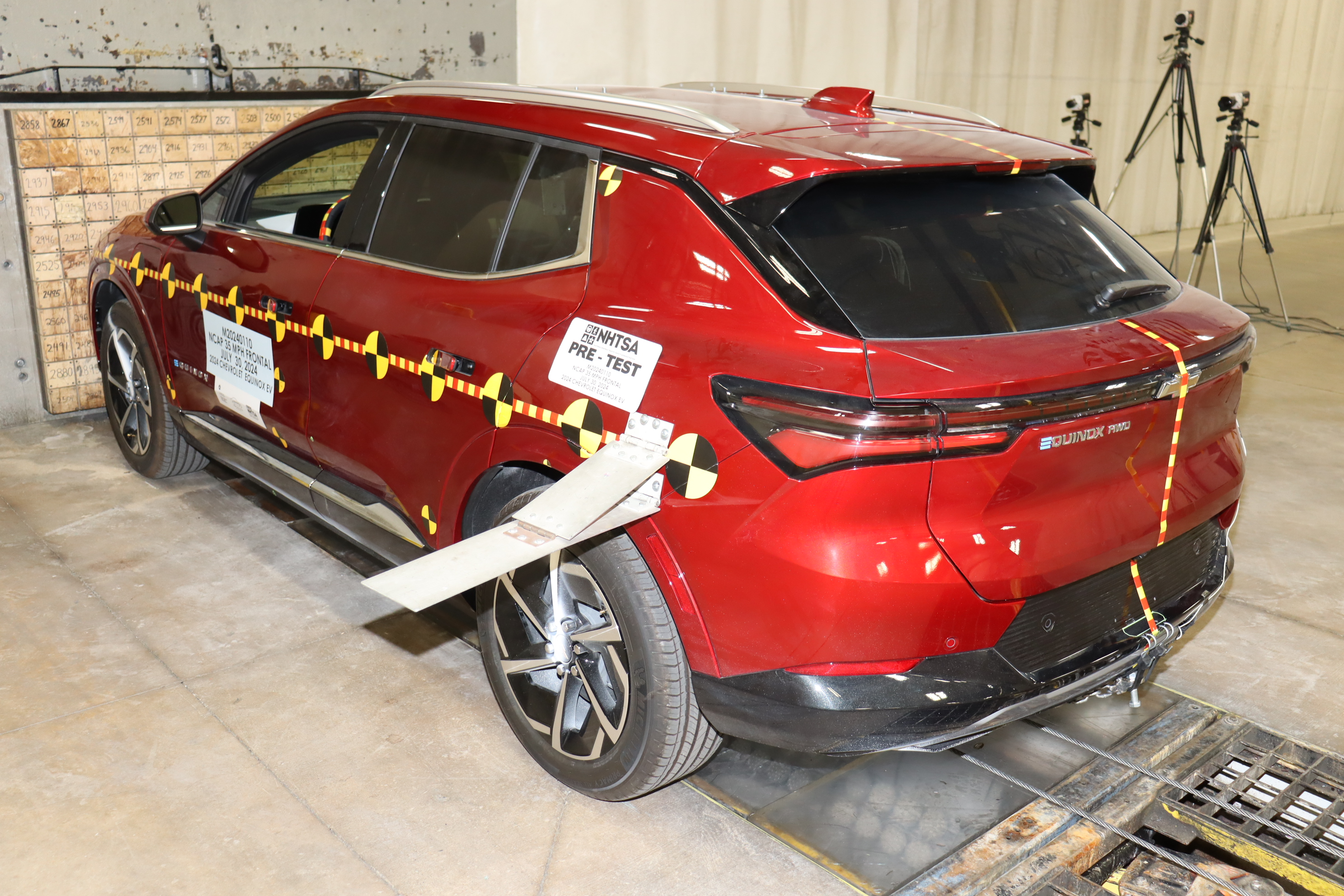 2024 CHEVROLET EQUINOX EV crash image 17