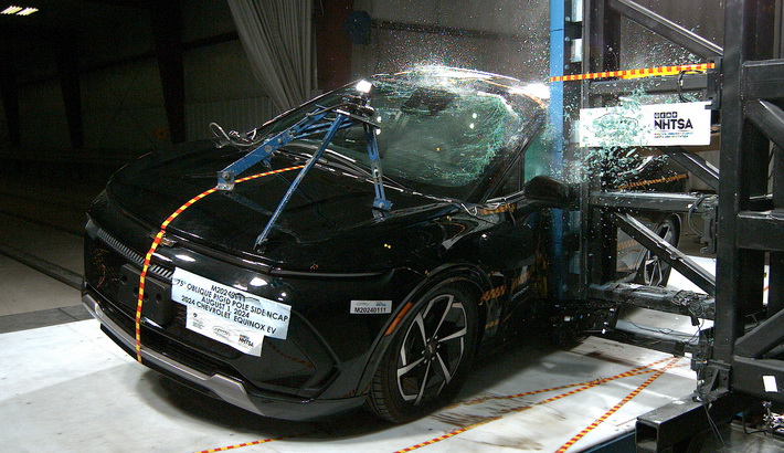 2024 CHEVROLET EQUINOX EV crash image