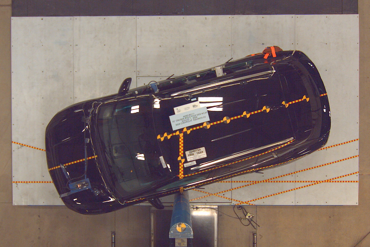 2024 CHEVROLET EQUINOX EV crash image 16