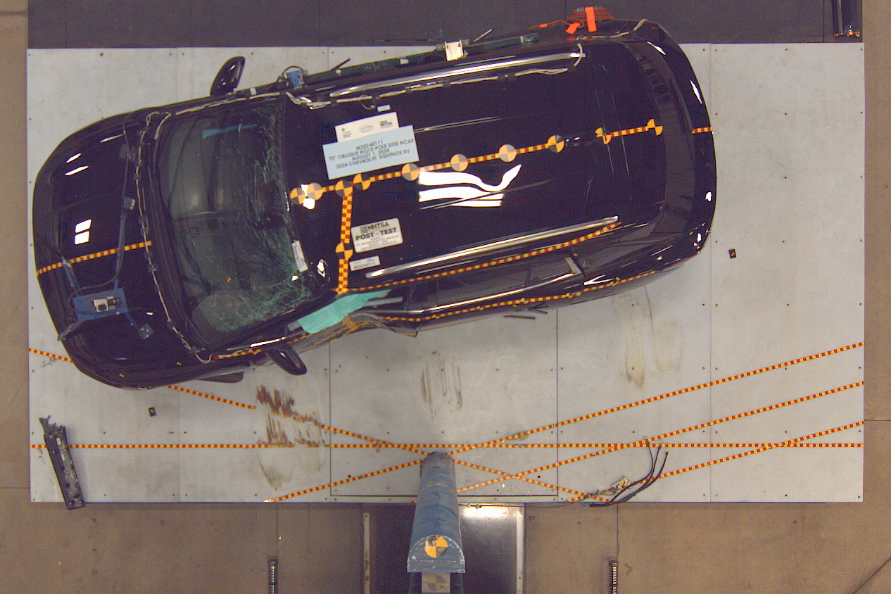 2024 CHEVROLET EQUINOX EV crash image 17