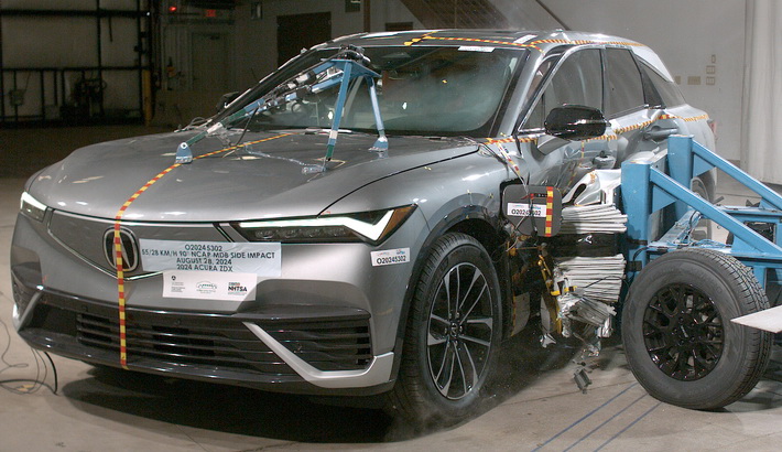 2024 ACURA ZDX crash image