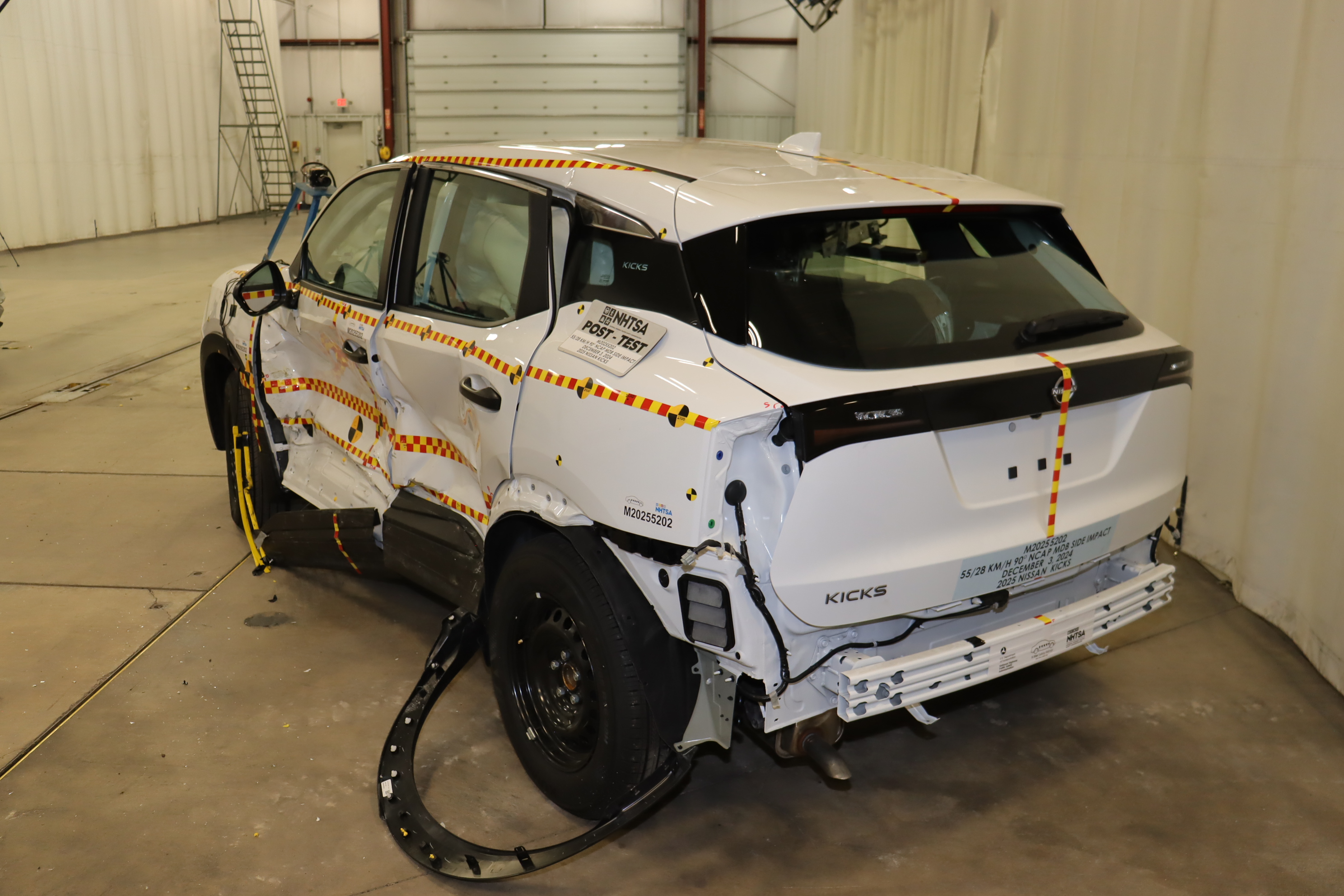 2025 NISSAN KICKS crash image 11