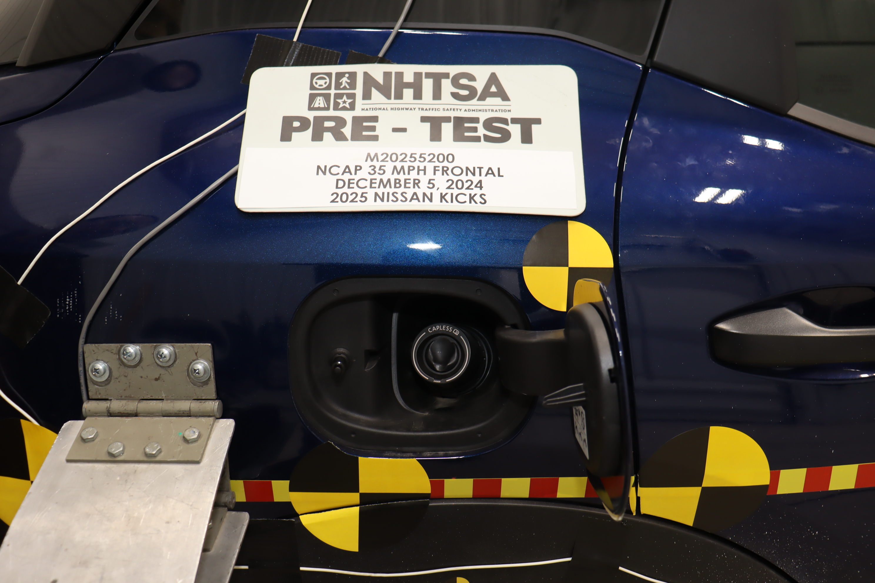 2025 NISSAN KICKS crash image 23