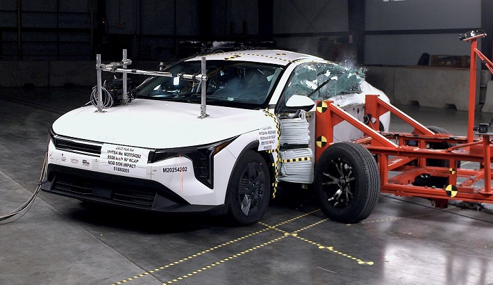 2025 KIA K4 crash image