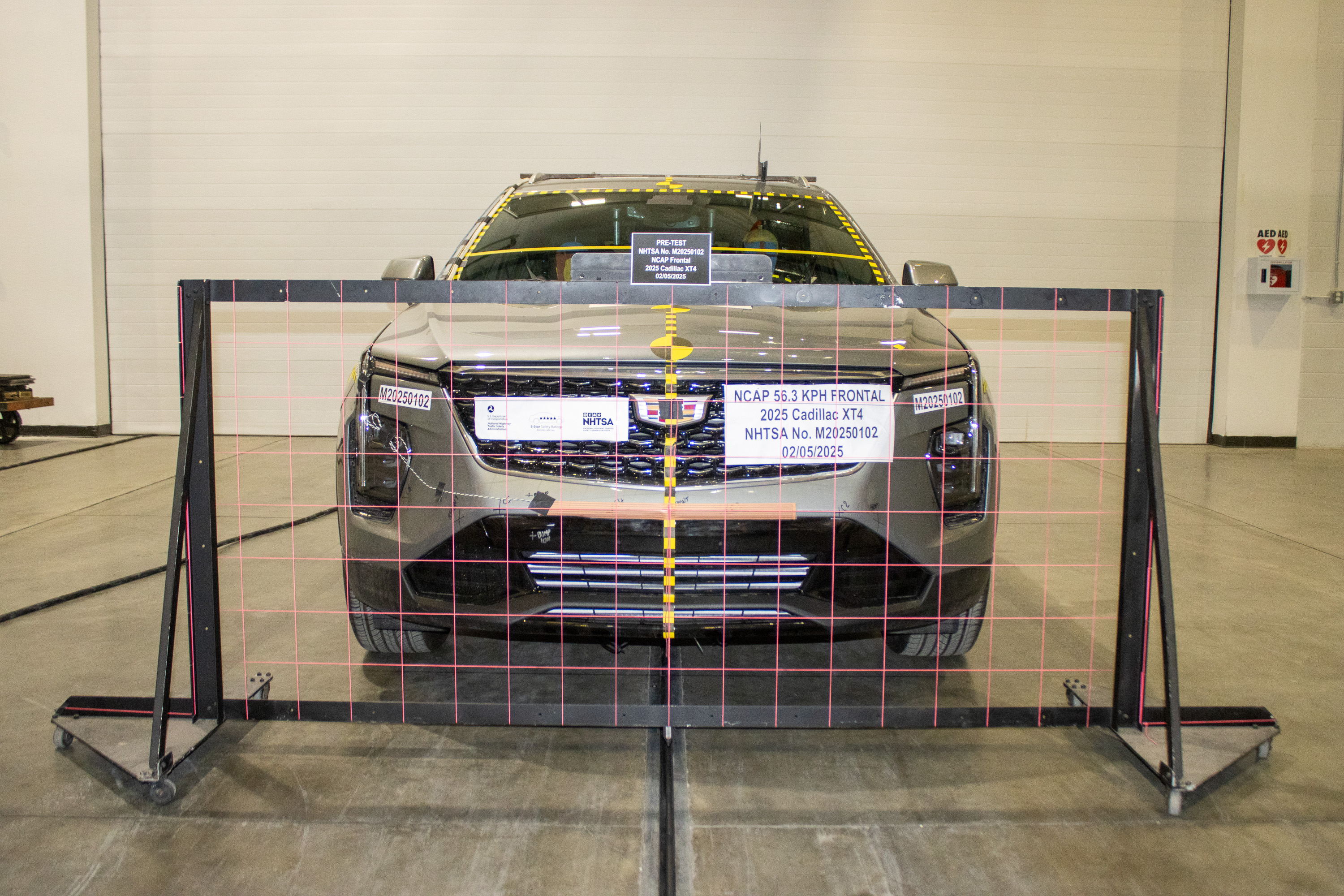 2025 CADILLAC XT4 crash image