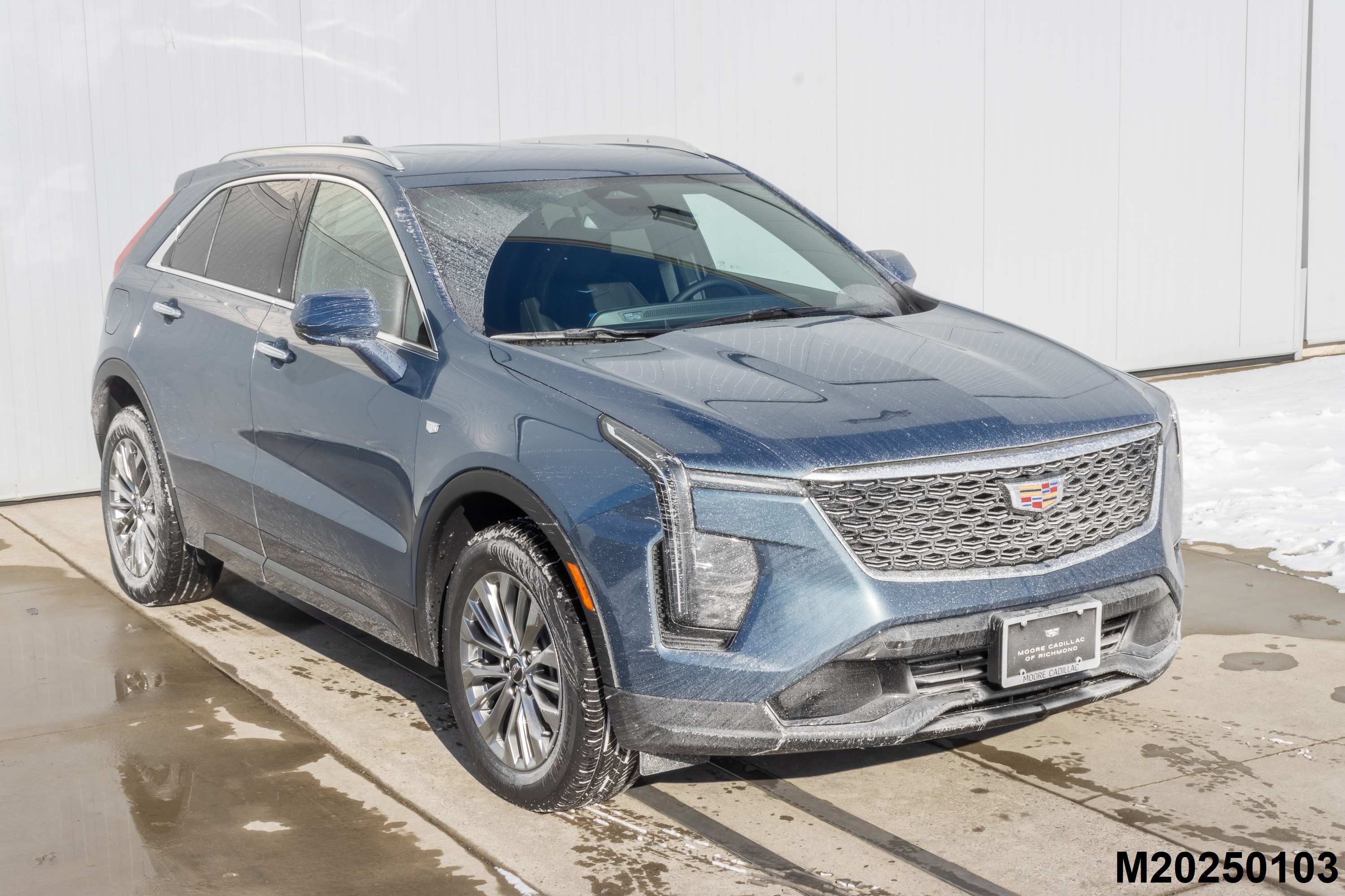 2025 CADILLAC XT4 crash image