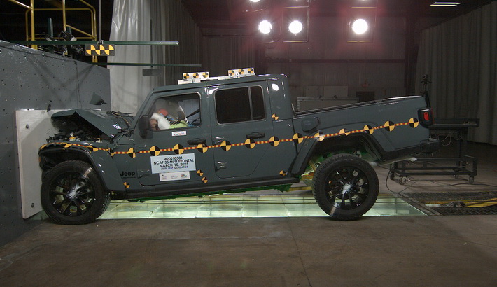 2025 JEEP GLADIATOR crash image