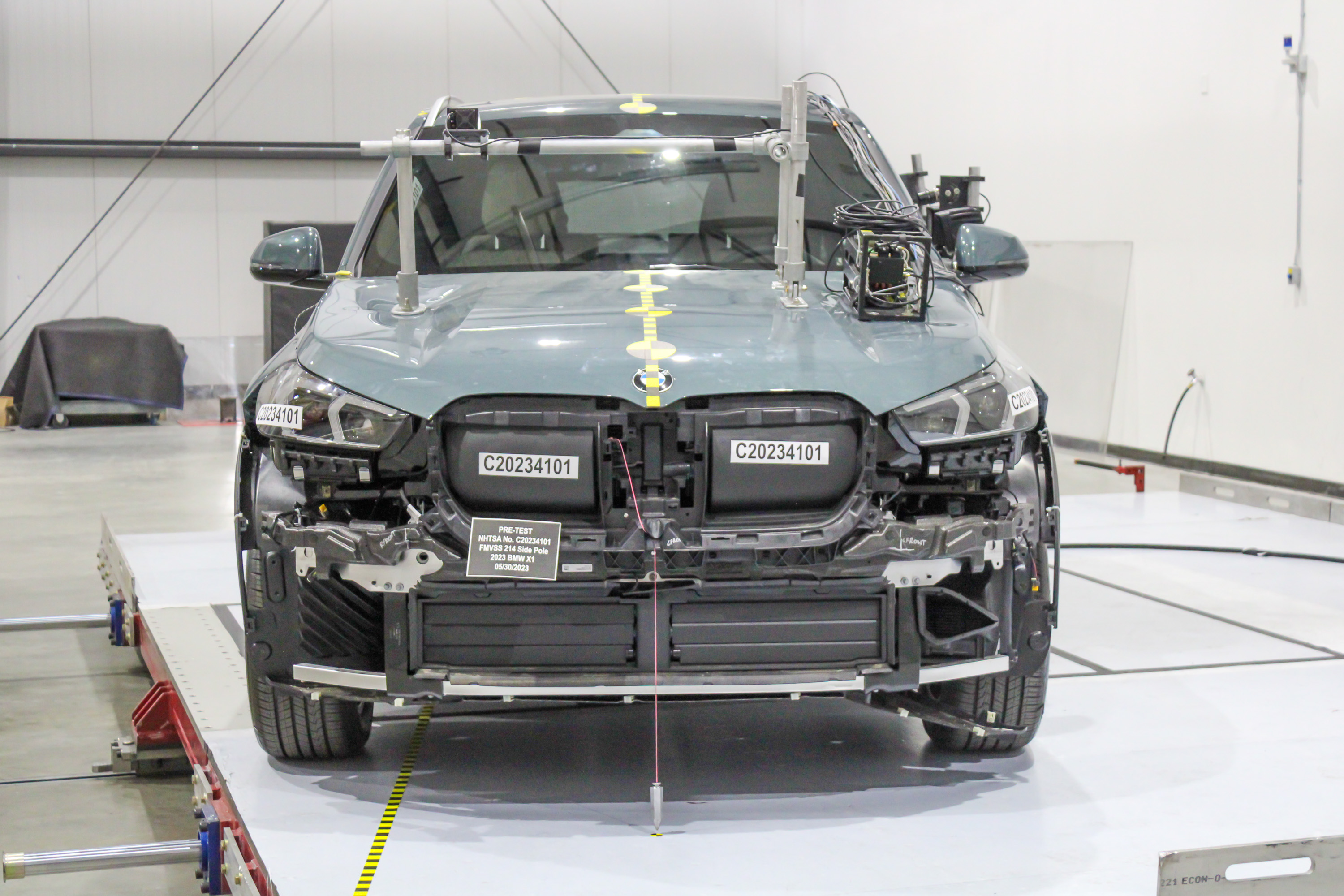 2023 BMW X1 crash image