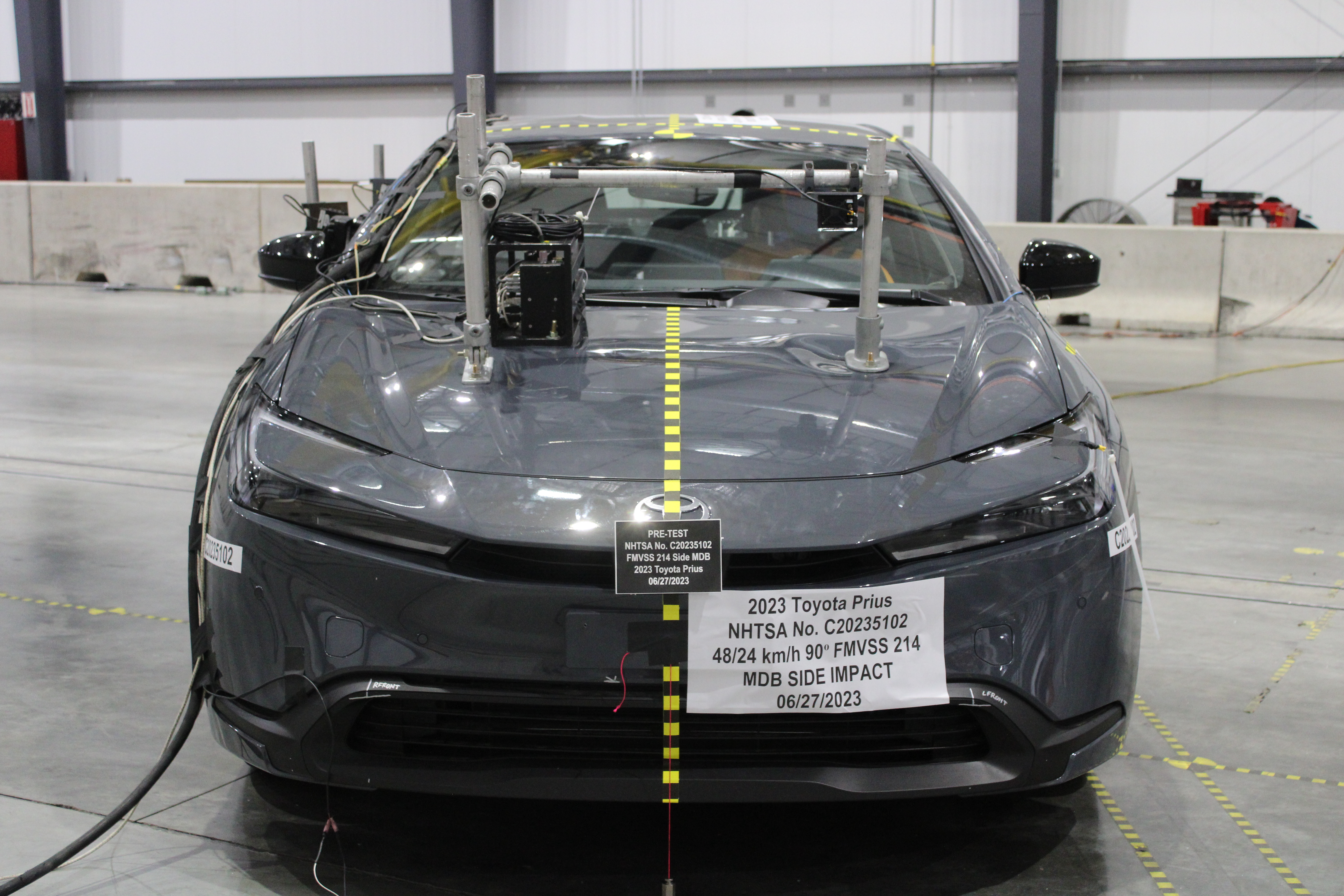 2023 TOYOTA PRIUS crash image