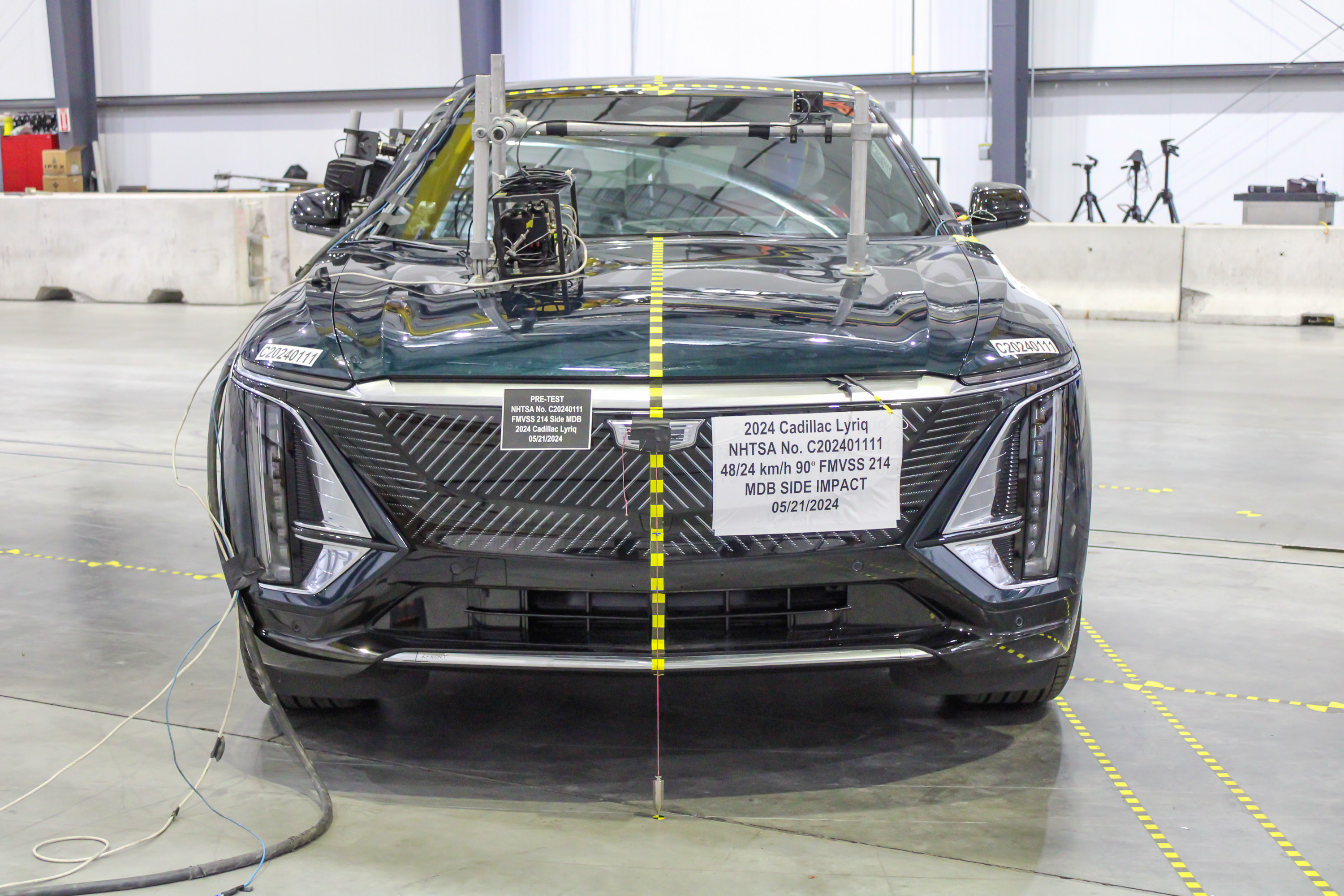 2024 CADILLAC LYRIQ crash-test photo