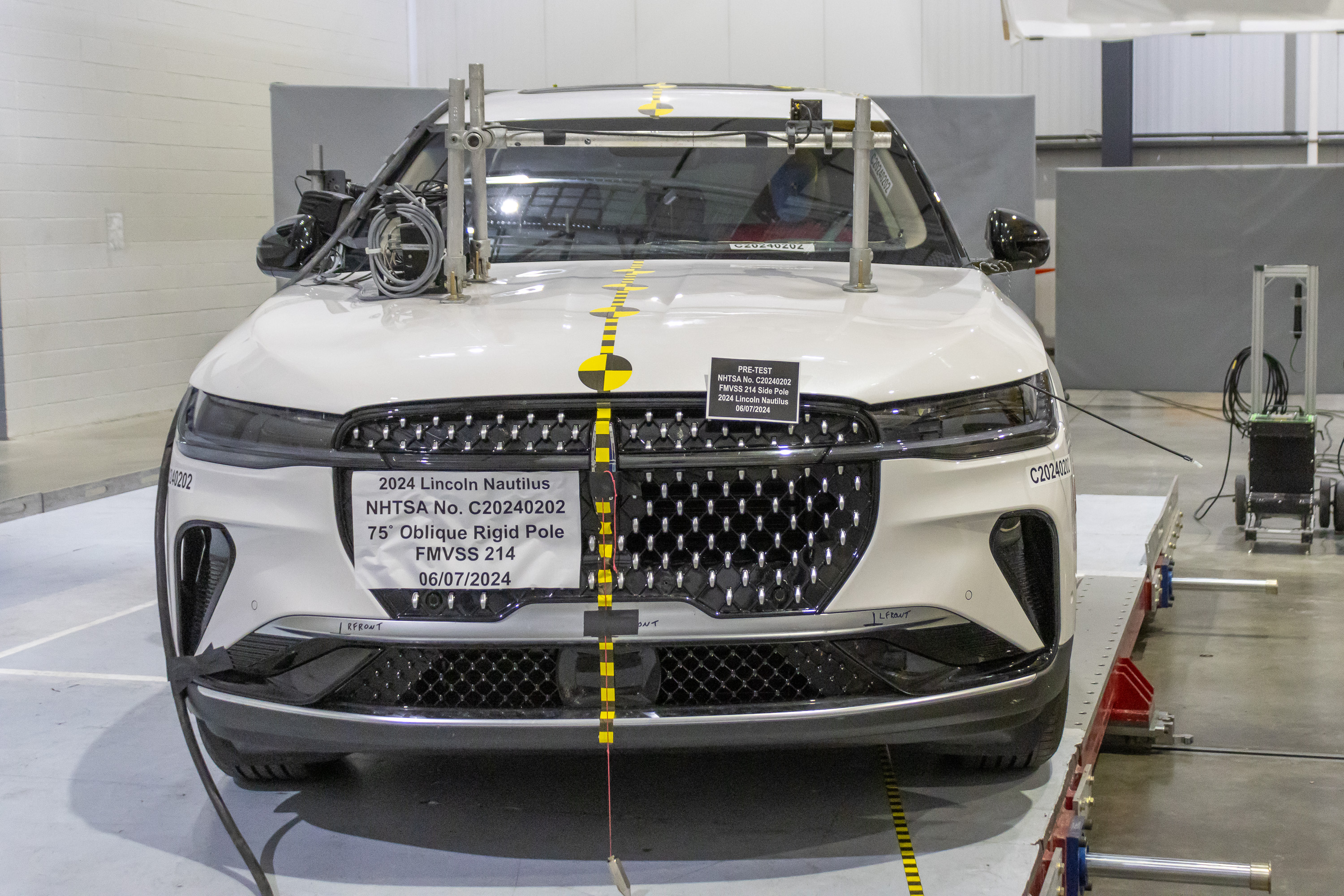 2024 LINCOLN NAUTILUS crash image