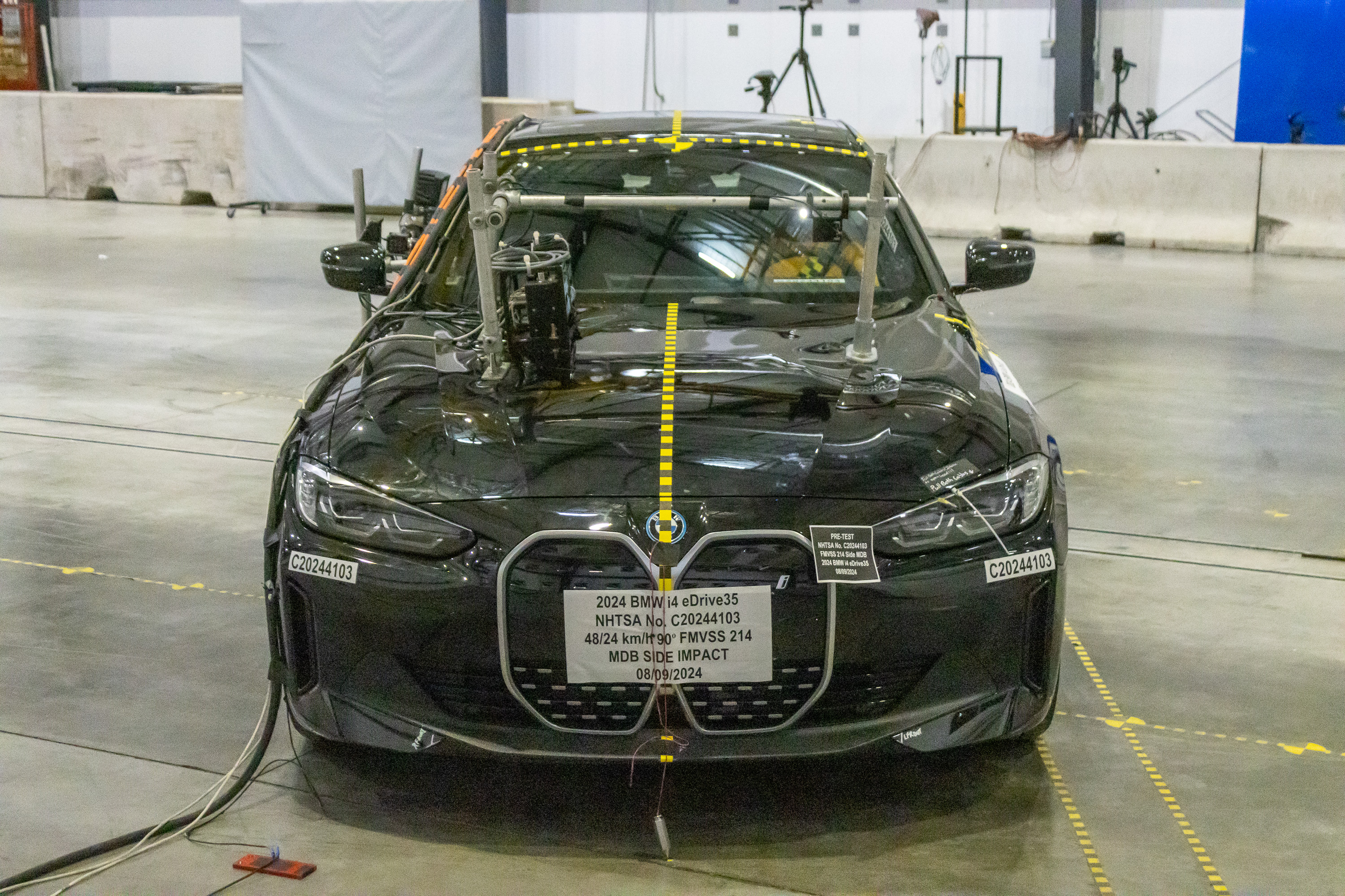2024 BMW i4 crash-test photo