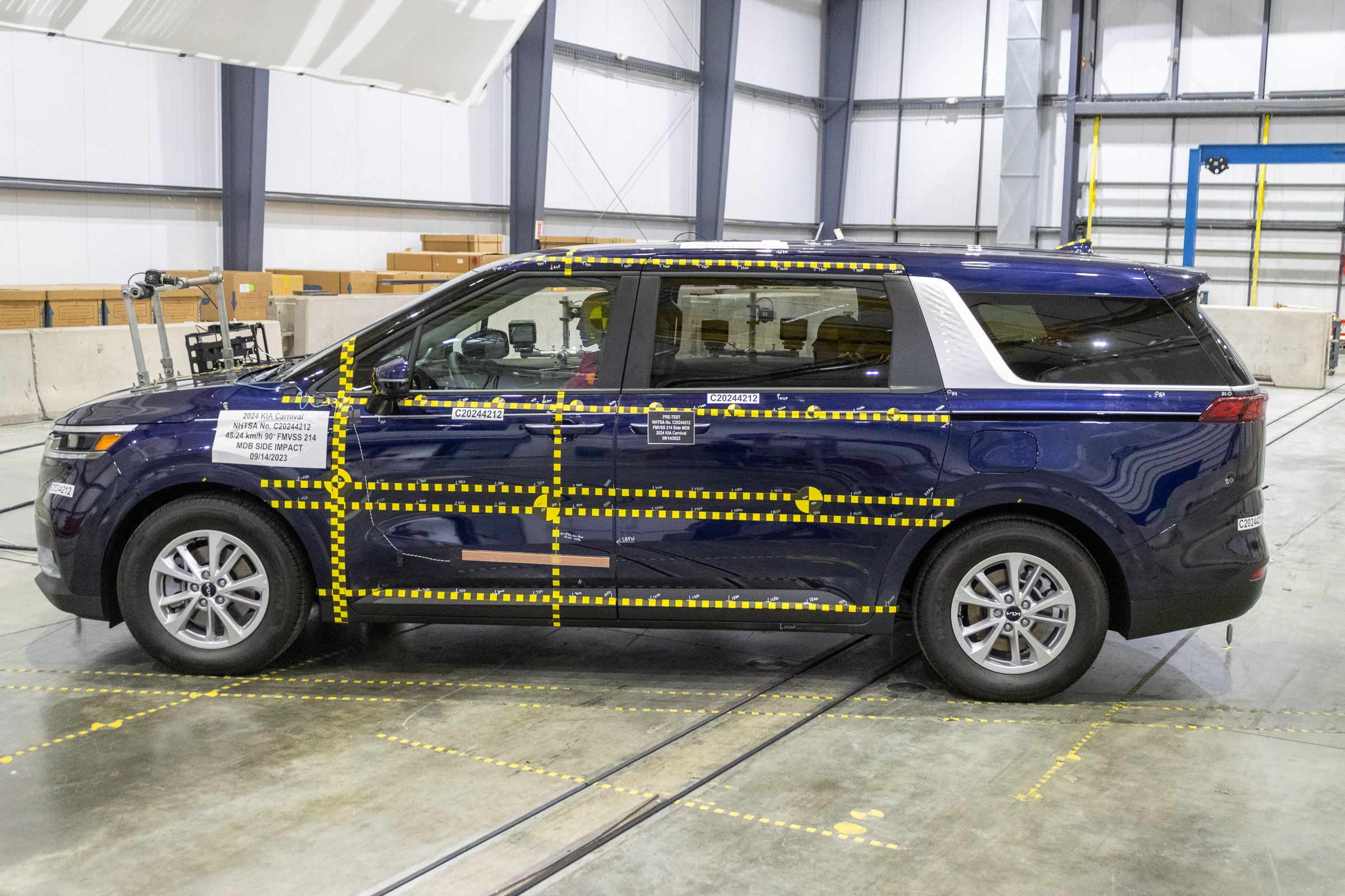 2024 KIA CARNIVAL crash image 5