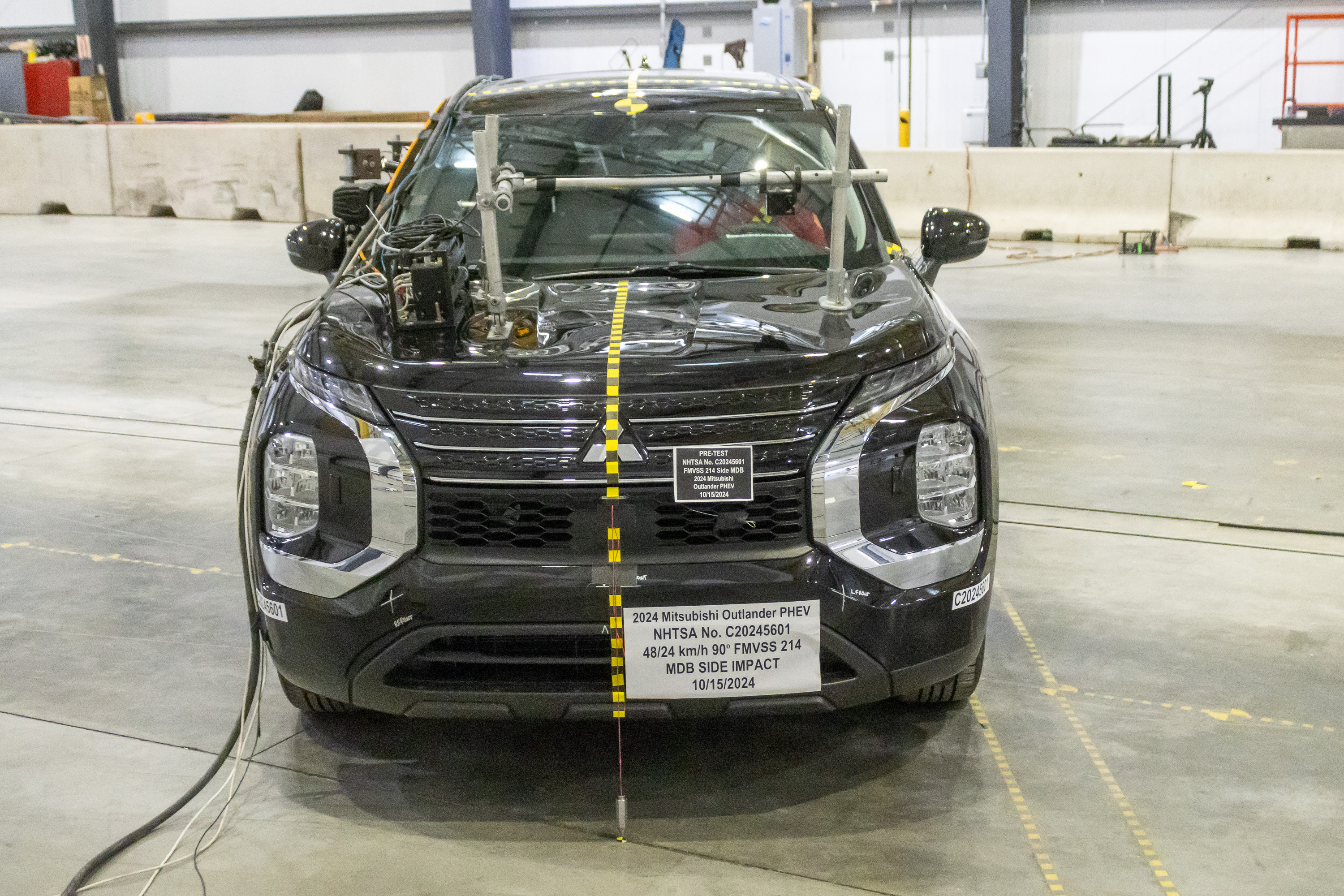 2024 MITSUBISHI OUTLANDER PHEV crash-test photo