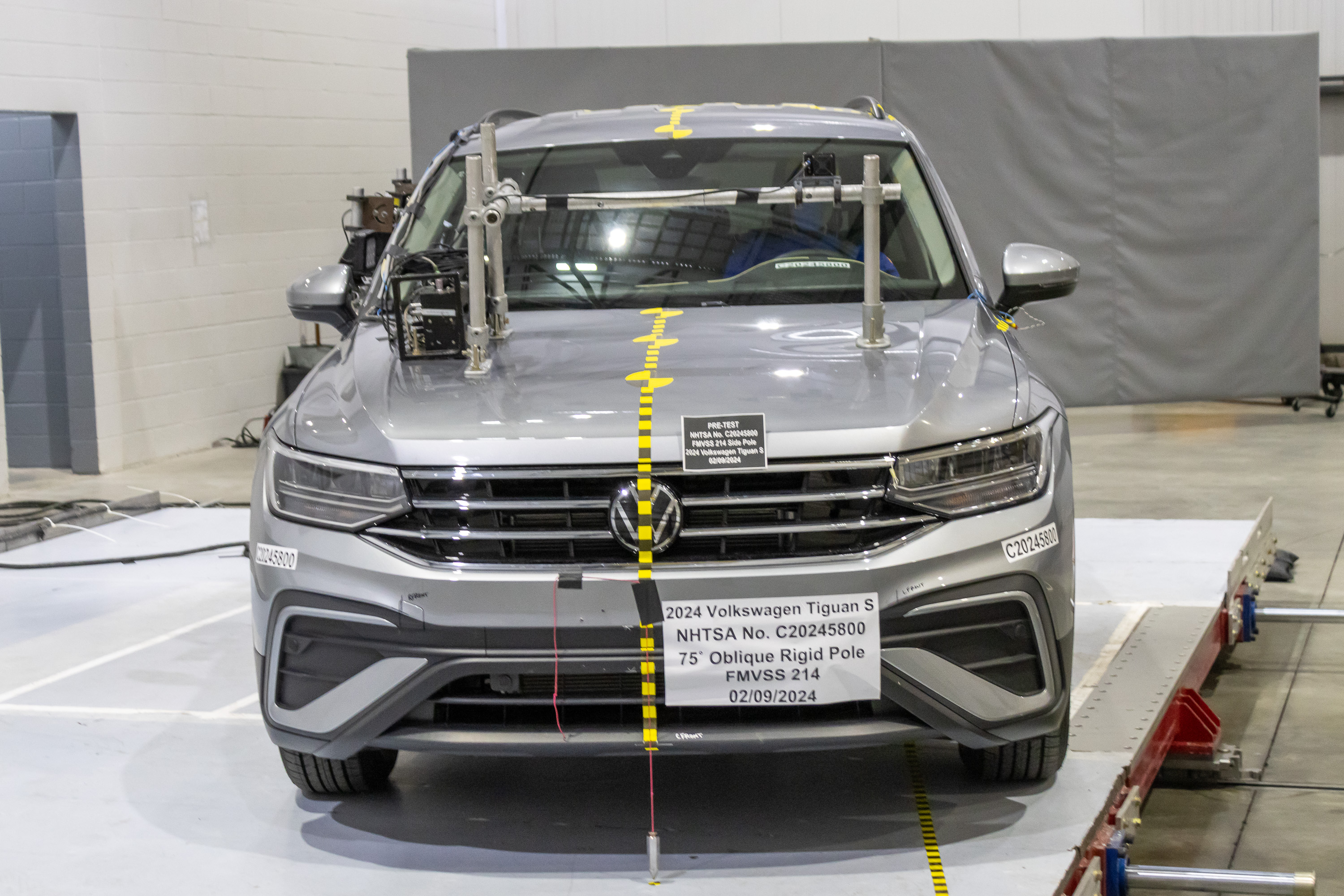 2024 VOLKSWAGEN TIGUAN crash image