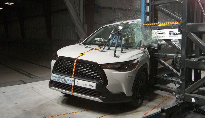 2025 TOYOTA COROLLA CROSS crash image