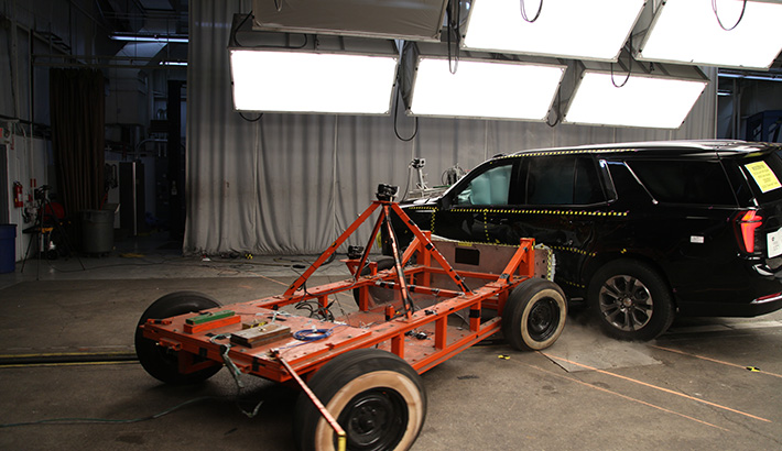 2025 CHEVROLET TAHOE crash image