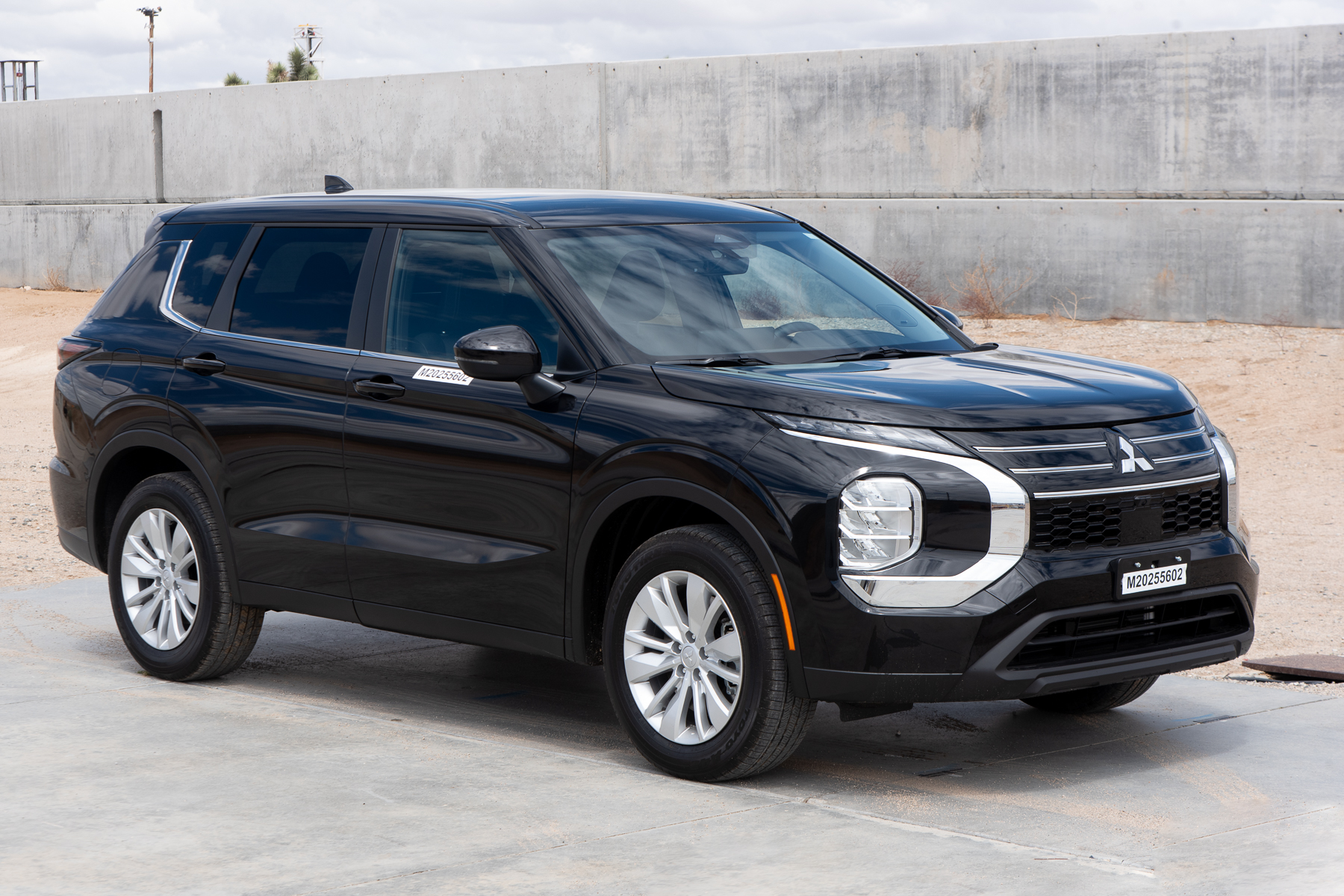 2025 MITSUBISHI OUTLANDER crash image