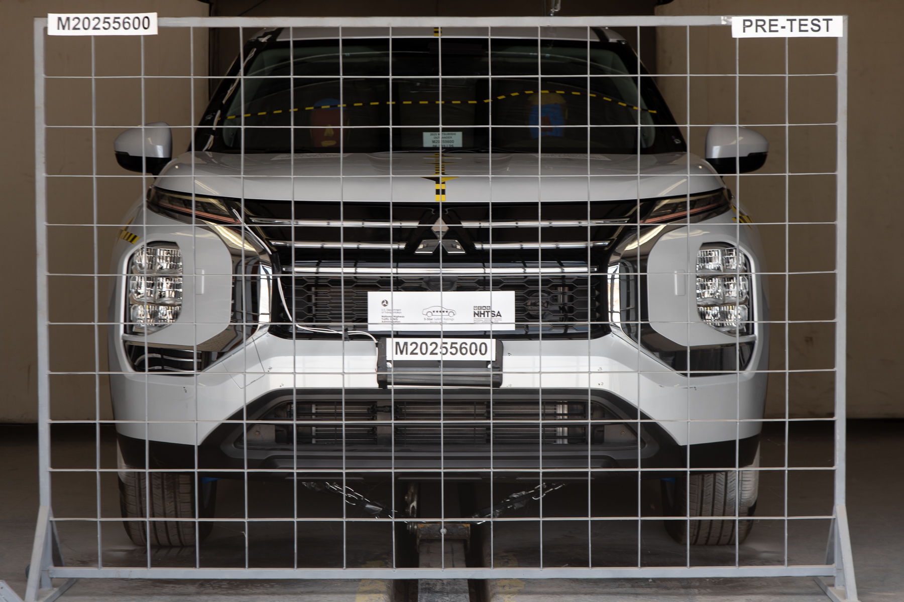 2025 MITSUBISHI OUTLANDER crash image