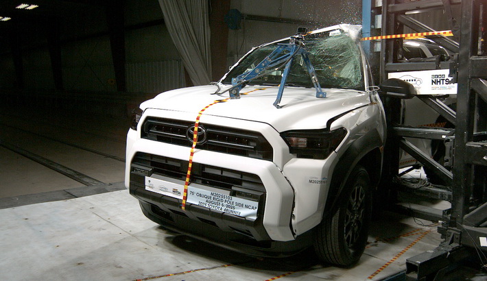 2025 TOYOTA 4RUNNER crash image