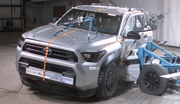 2025 TOYOTA 4RUNNER crash image