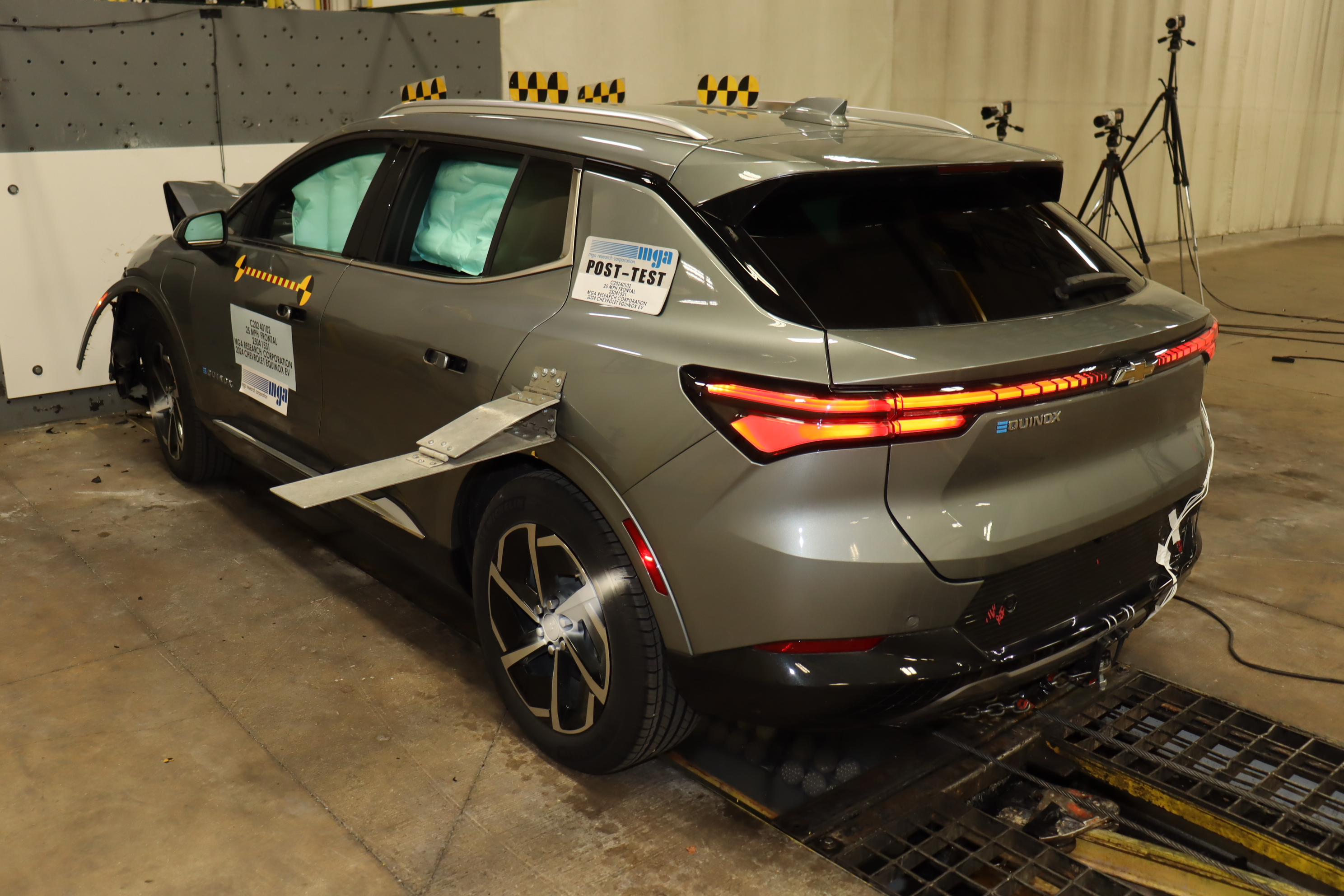 2024 CHEVROLET EQUINOX EV crash image 8