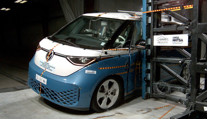 2025 VOLKSWAGEN ID.BUZZ crash-test photo