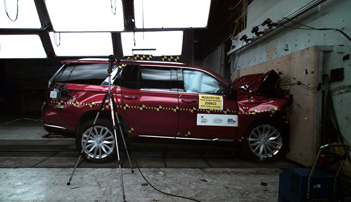2025 CADILLAC ESCALADE crash-test photo