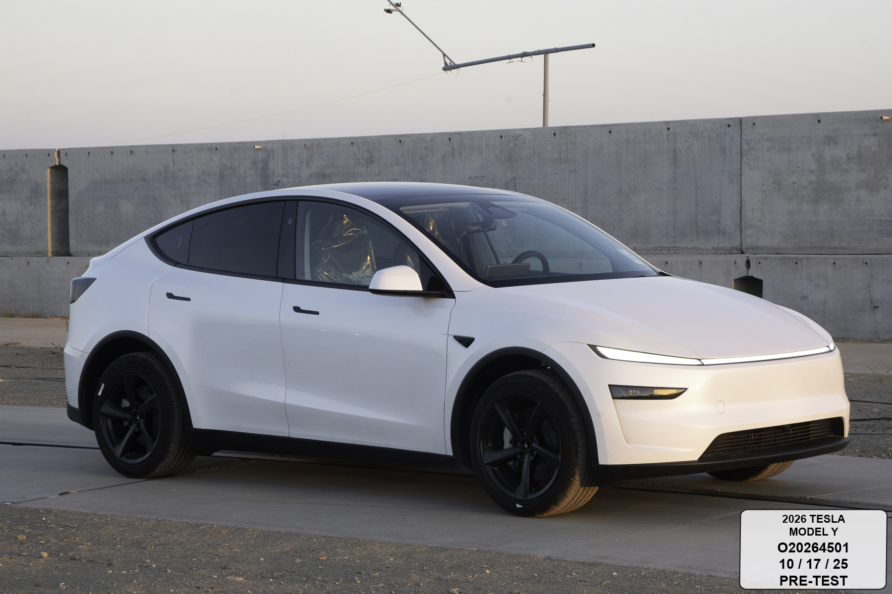 2026 TESLA MODEL Y crash test photo