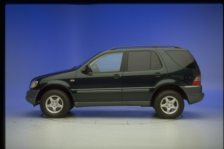 1999 MERCEDES ML320 crash-test photo